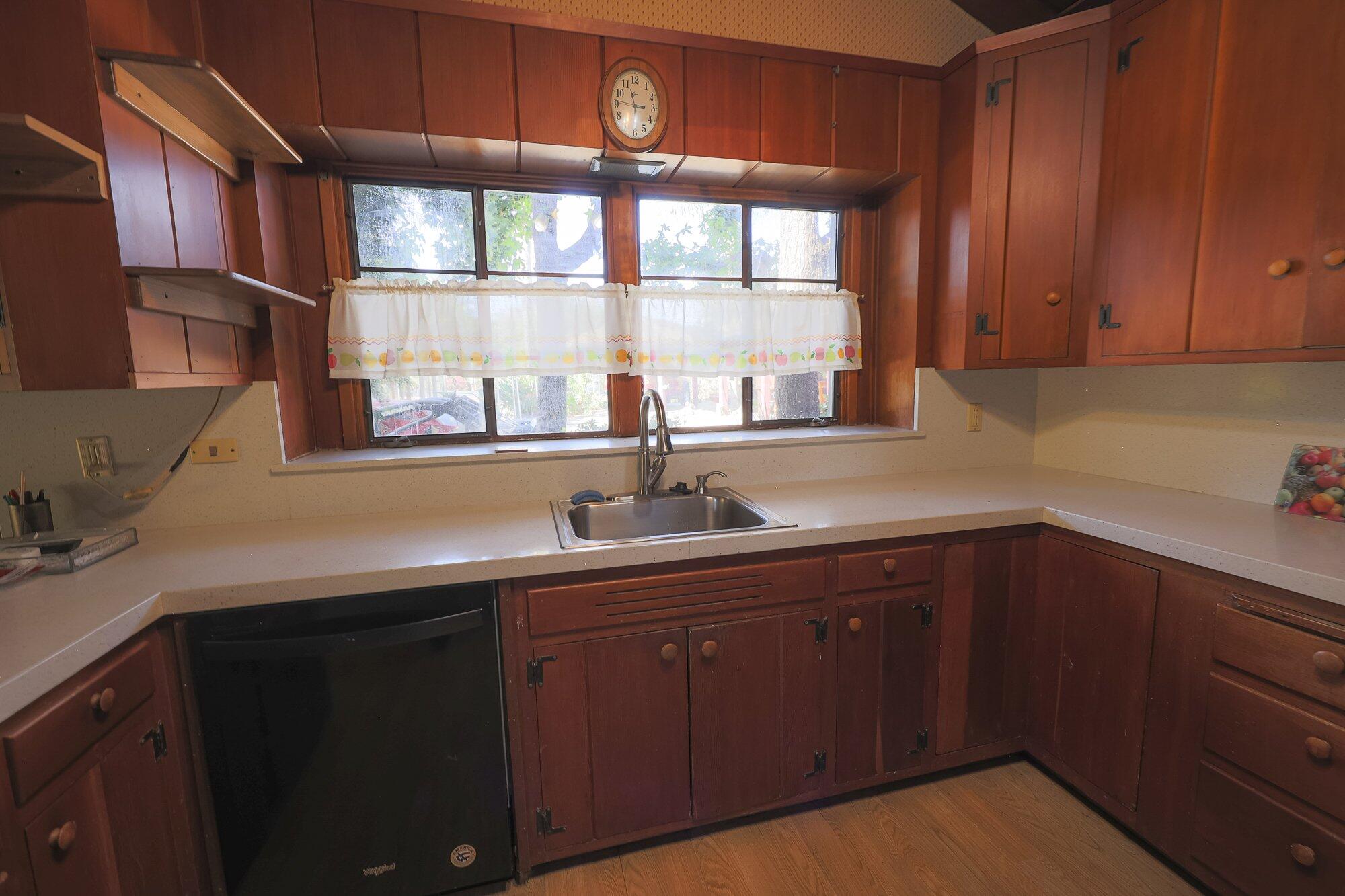 267 N Strathmore Ave, Lindsay, CA 93247