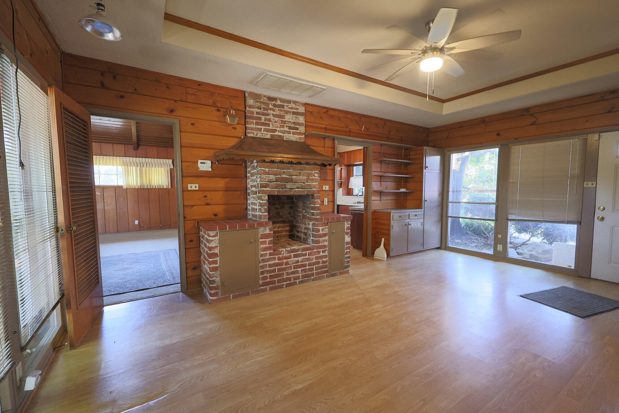 267 N Strathmore Ave, Lindsay, CA 93247