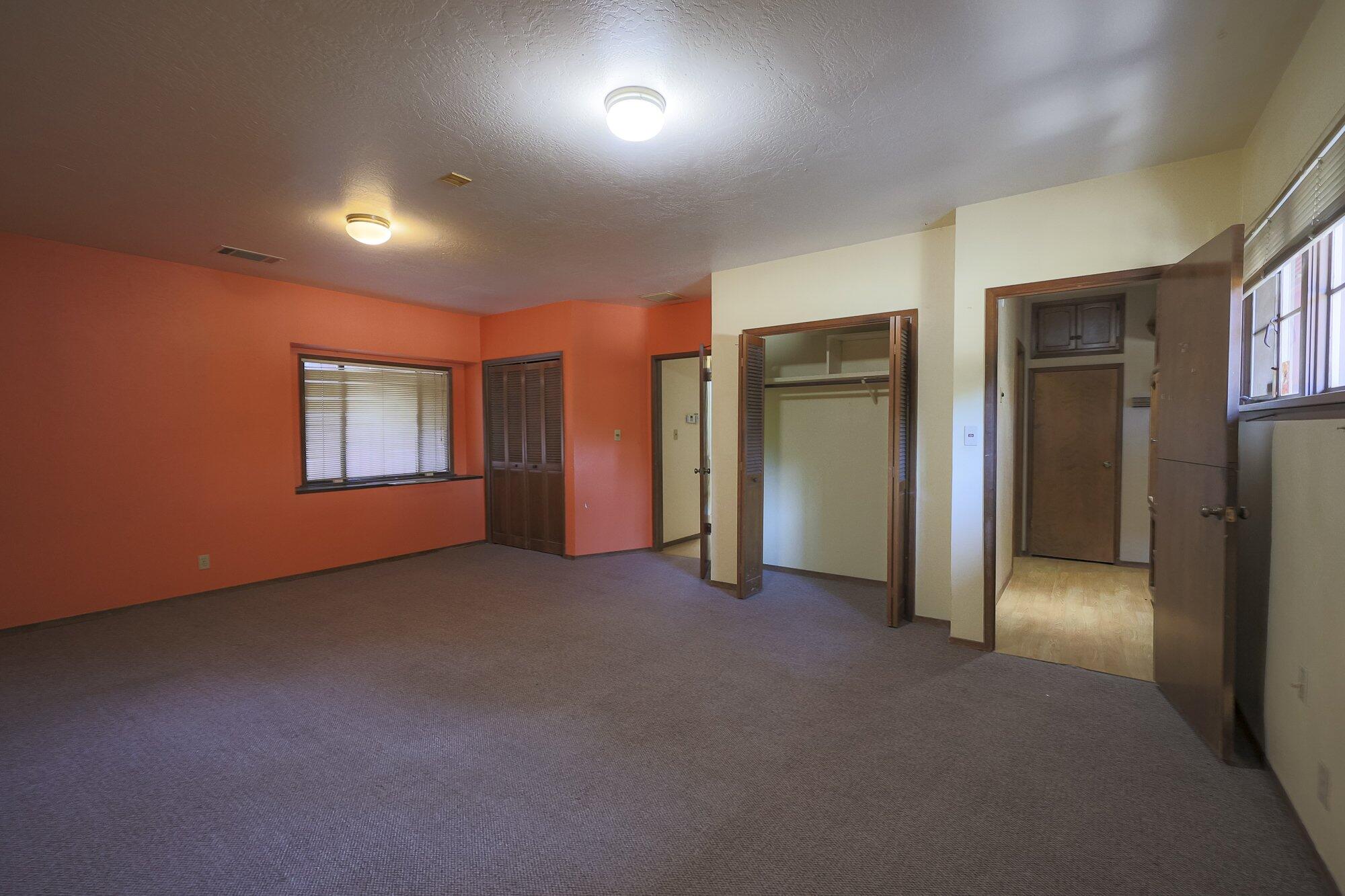 267 N Strathmore Ave, Lindsay, CA 93247