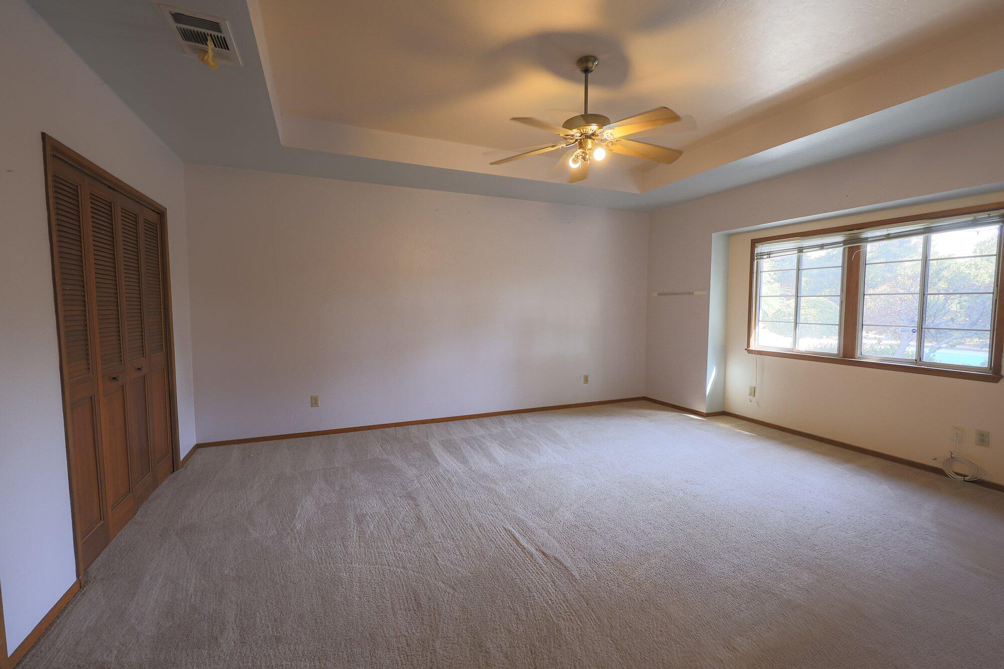 267 N Strathmore Ave, Lindsay, CA 93247