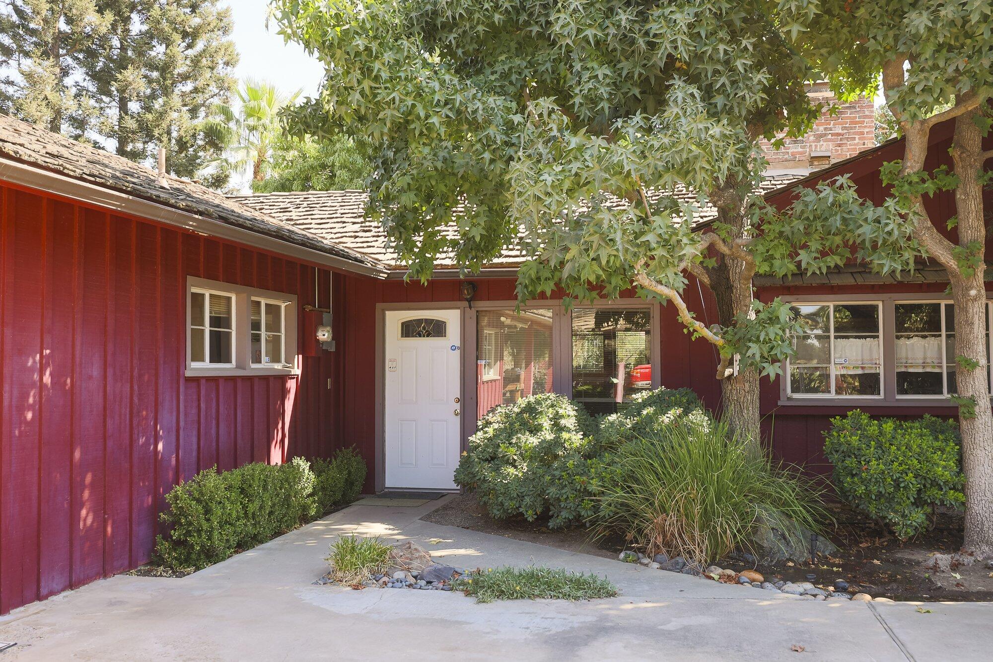 267 N Strathmore Ave, Lindsay, CA 93247