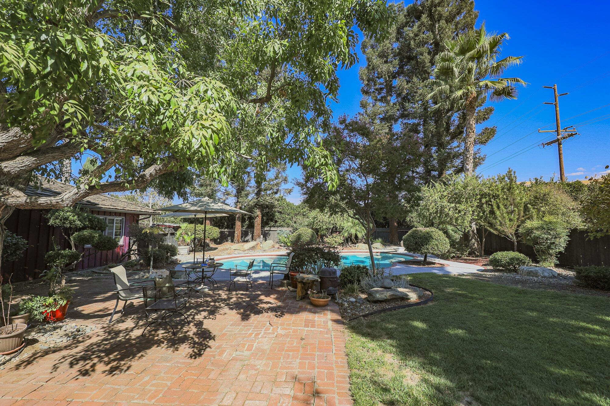 267 N Strathmore Ave, Lindsay, CA 93247