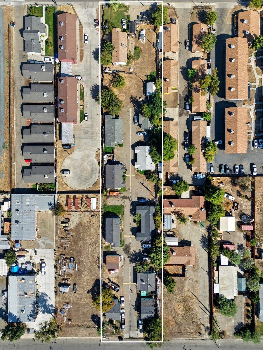 636 E Roosevelt Ave, Visalia, CA 93292