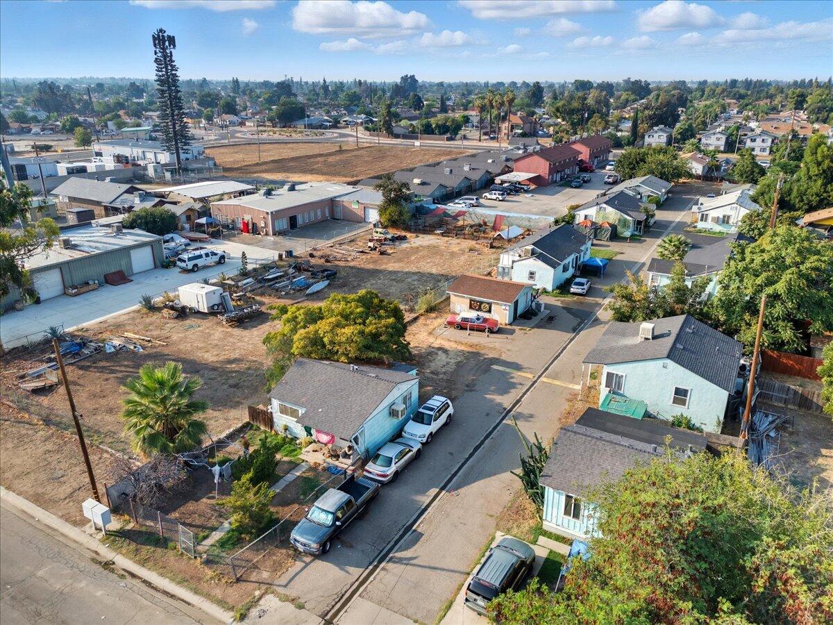 636 E Roosevelt Ave, Visalia, CA 93292