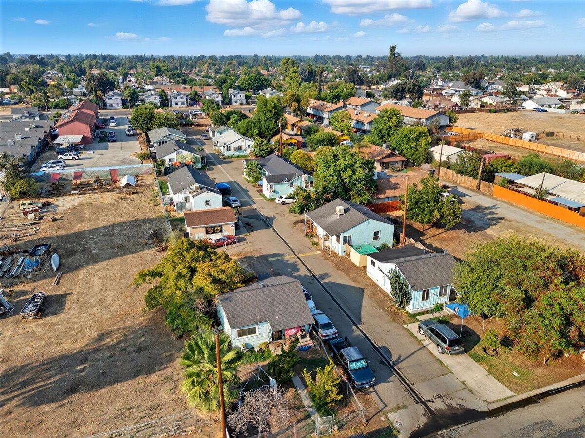 636 E Roosevelt Ave, Visalia, CA 93292