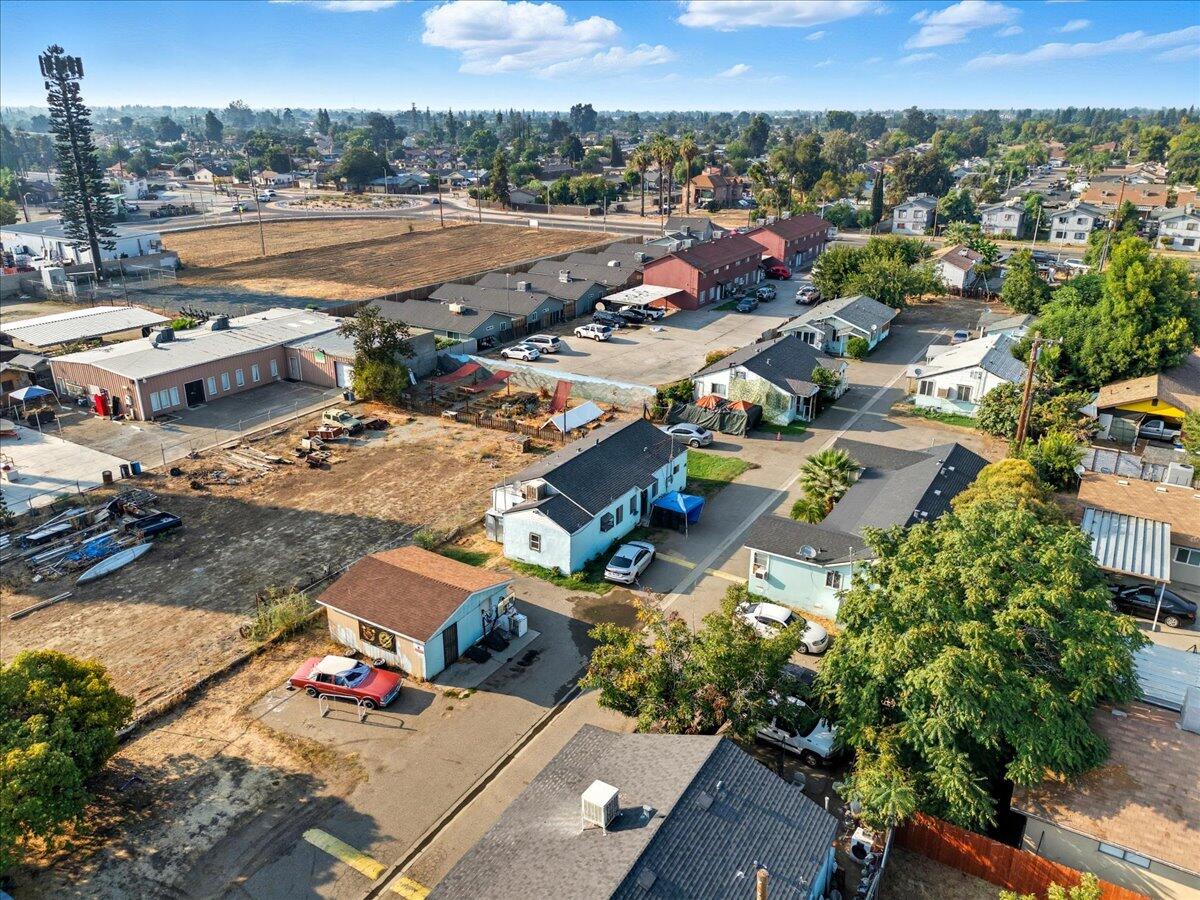 636 E Roosevelt Ave, Visalia, CA 93292