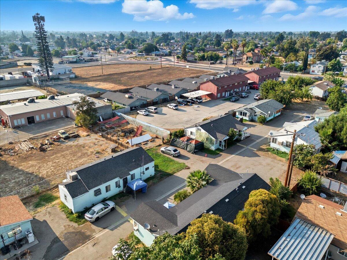 636 E Roosevelt Ave, Visalia, CA 93292