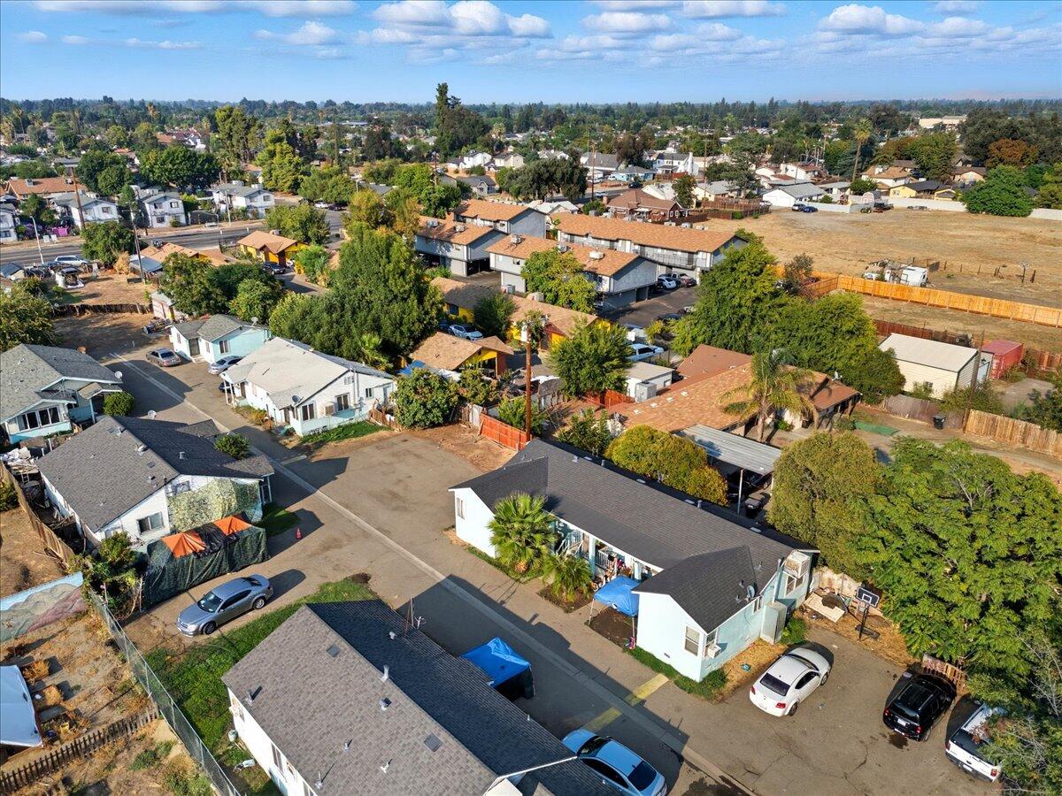 636 E Roosevelt Ave, Visalia, CA 93292