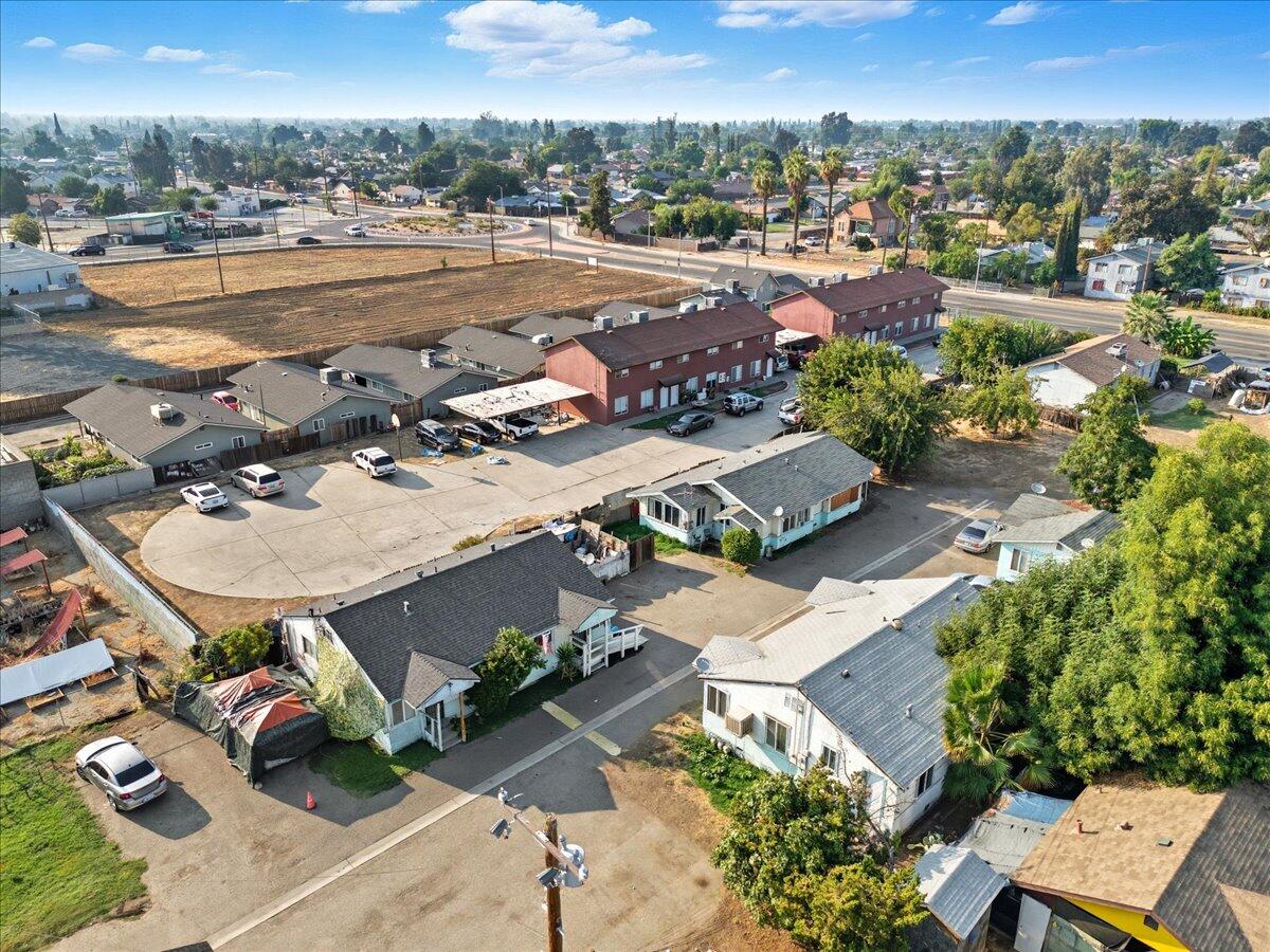 636 E Roosevelt Ave, Visalia, CA 93292