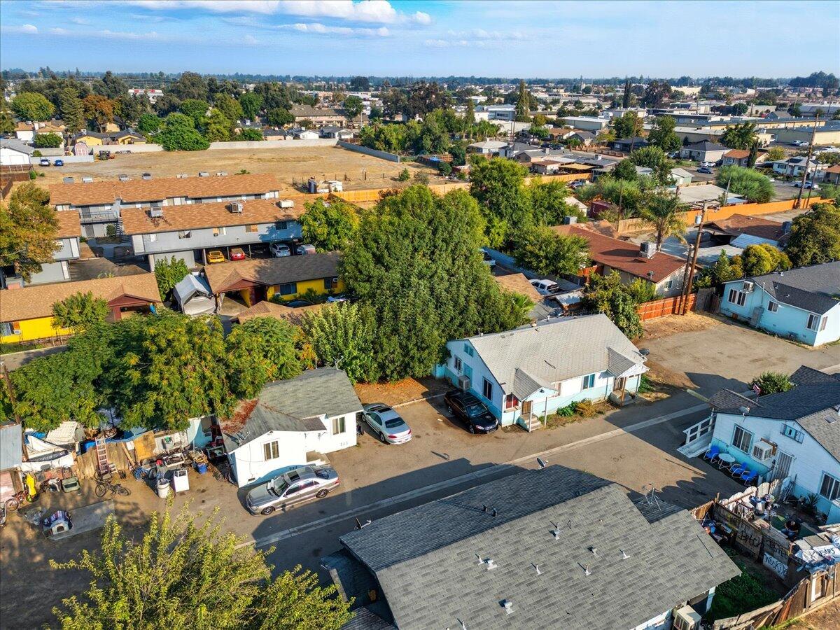 636 E Roosevelt Ave, Visalia, CA 93292