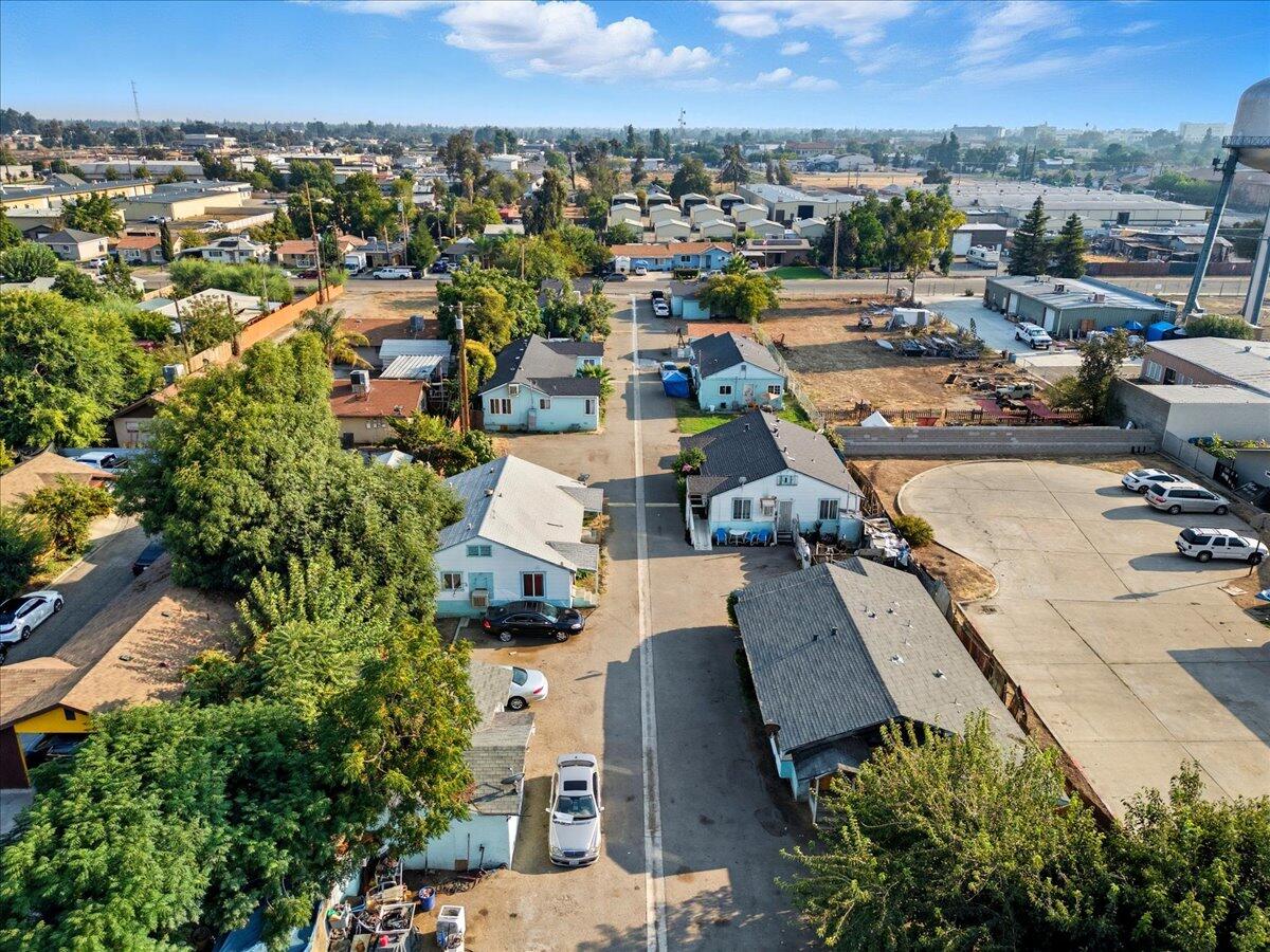 636 E Roosevelt Ave, Visalia, CA 93292