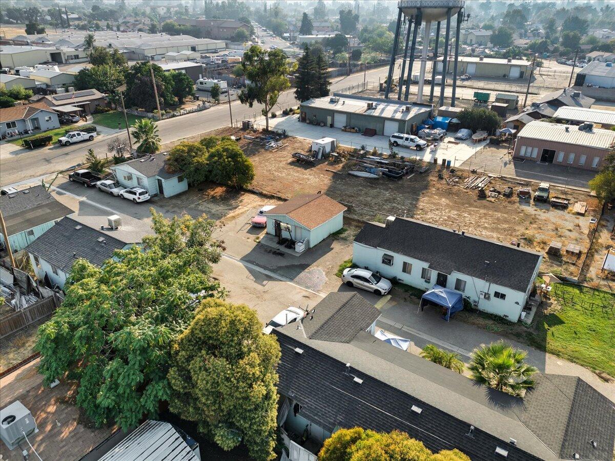 636 E Roosevelt Ave, Visalia, CA 93292
