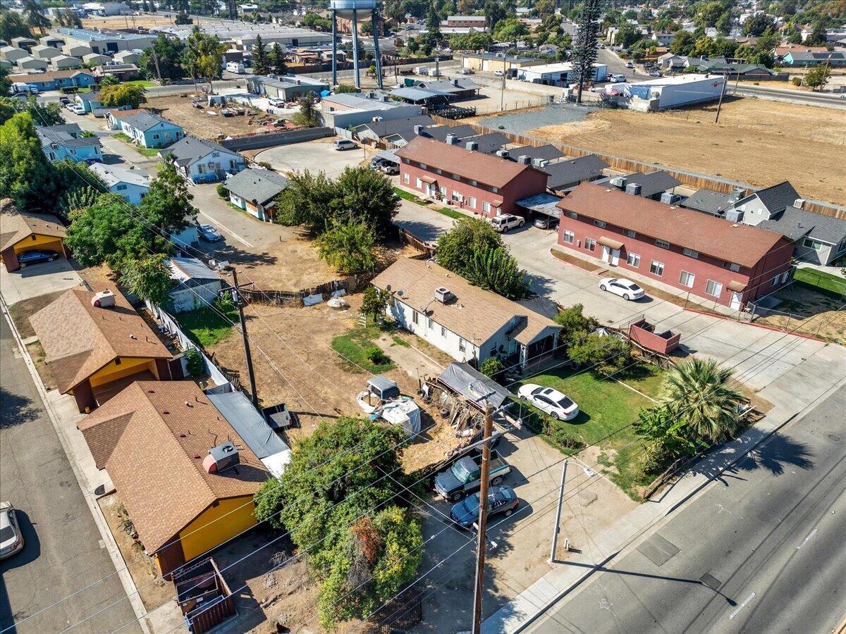 636 E Roosevelt Ave, Visalia, CA 93292