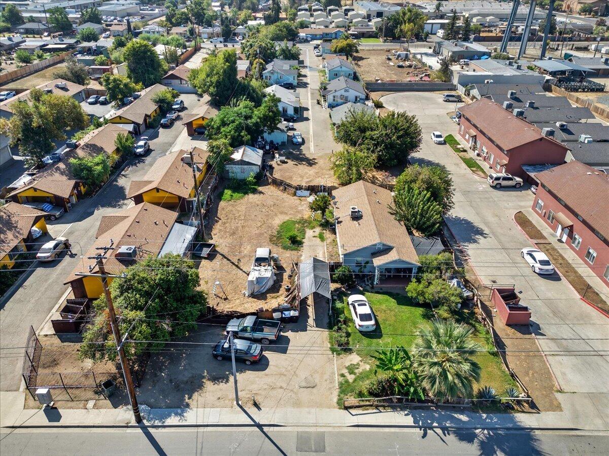 636 E Roosevelt Ave, Visalia, CA 93292