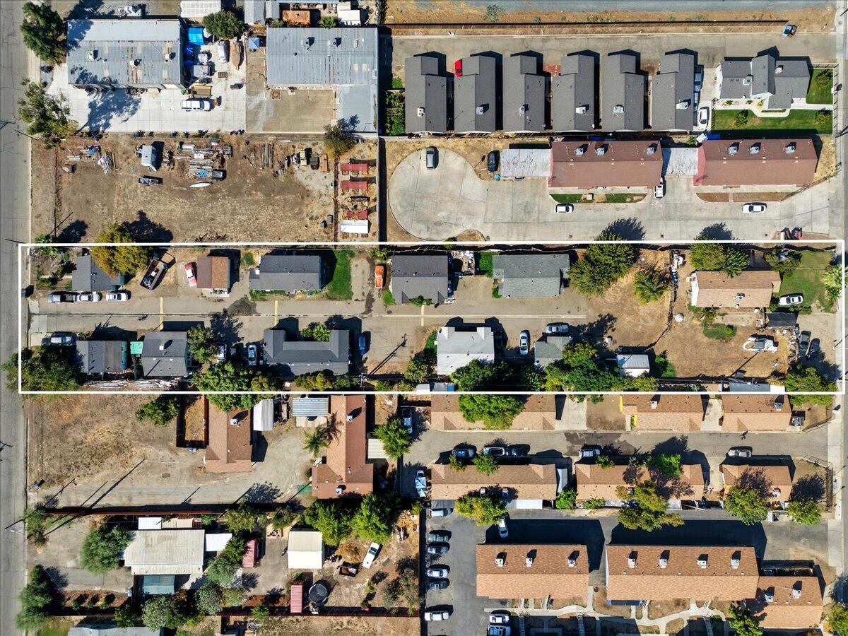 636 E Roosevelt Ave, Visalia, CA 93292