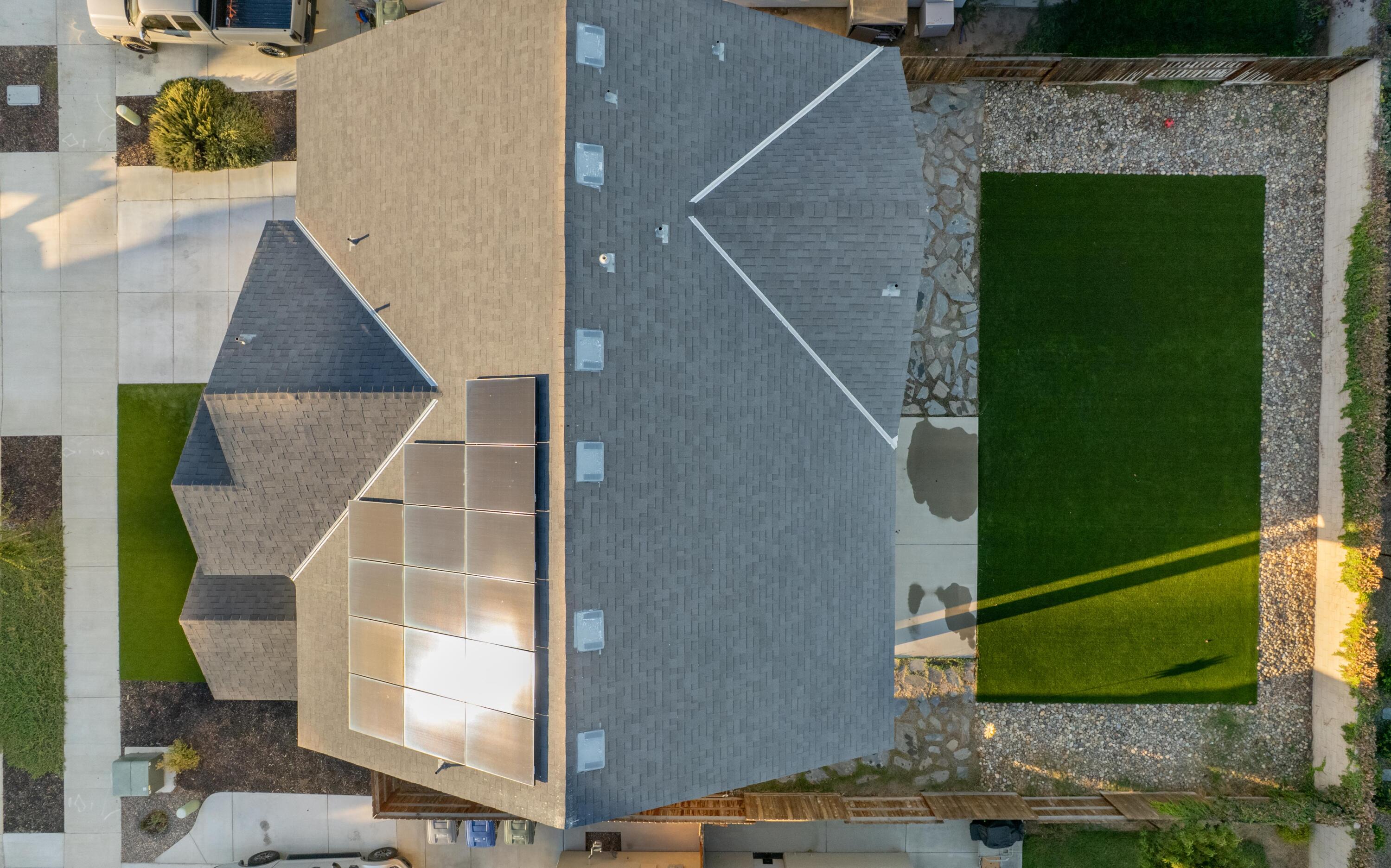 2242 S Manzanita Ct, Visalia, CA 93292