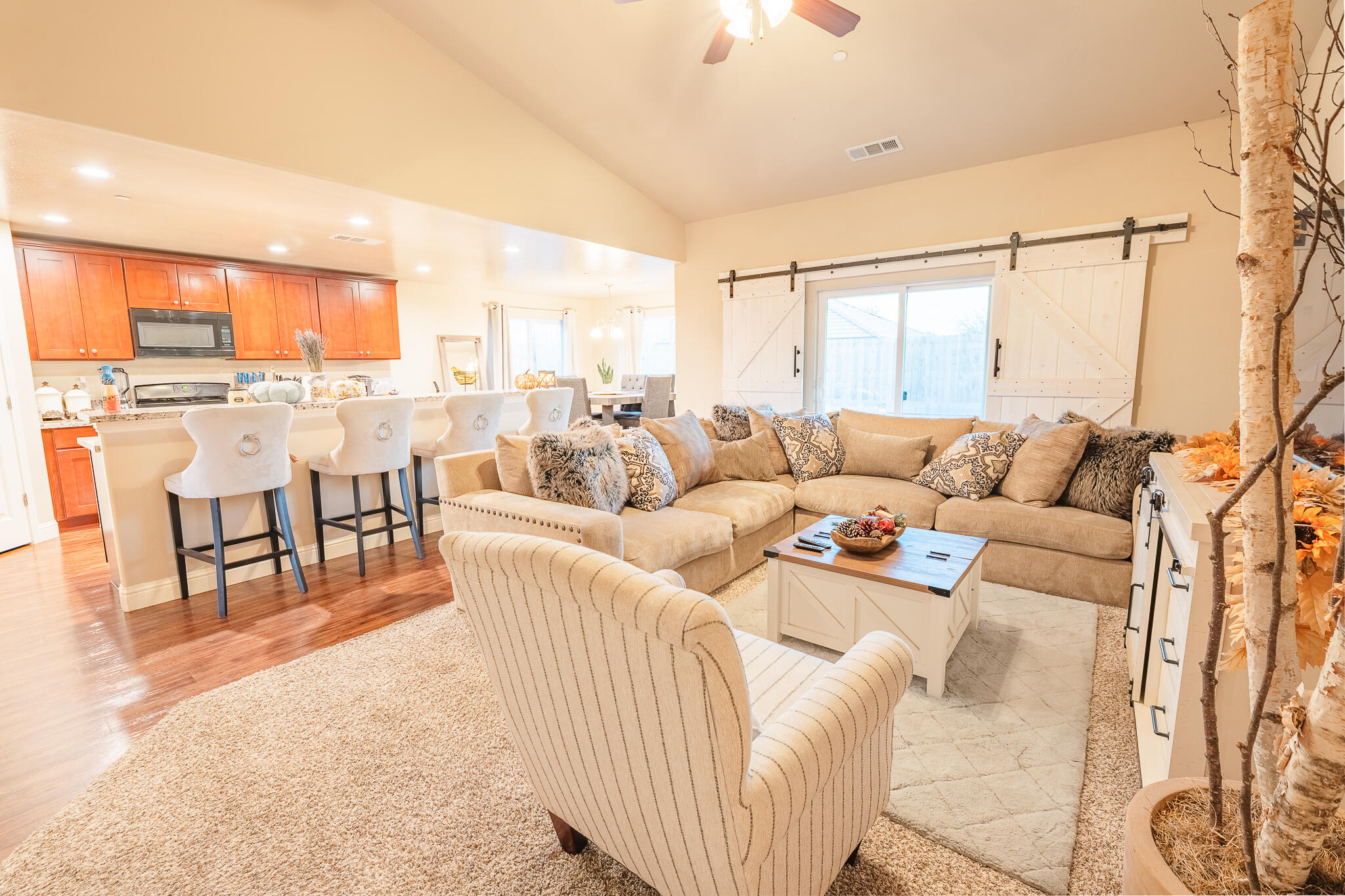 505 Forest Ct, Woodlake, CA 93286