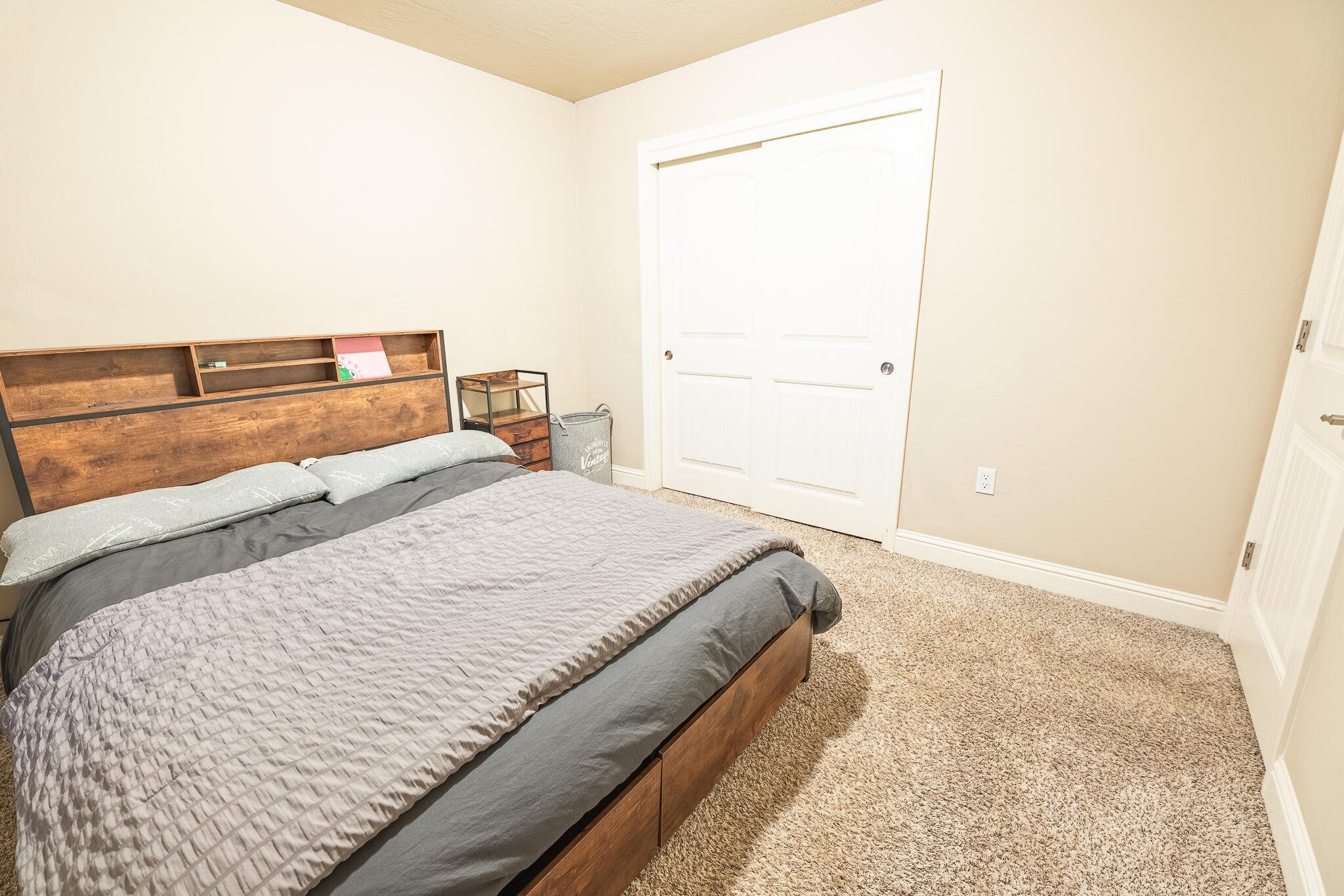 505 Forest Ct, Woodlake, CA 93286