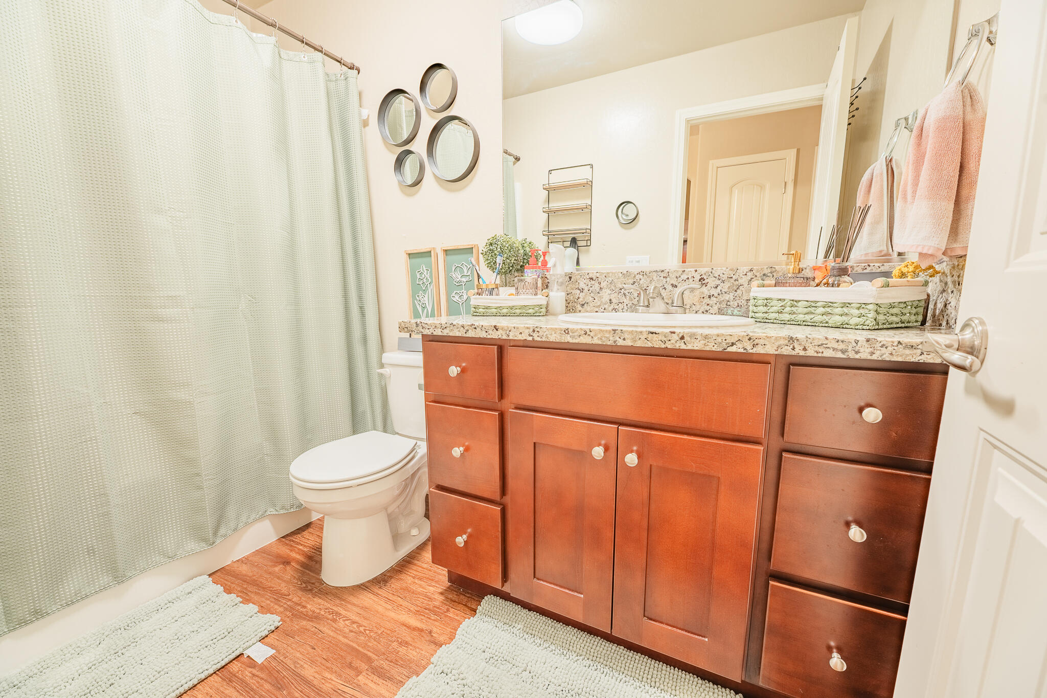 505 Forest Ct, Woodlake, CA 93286