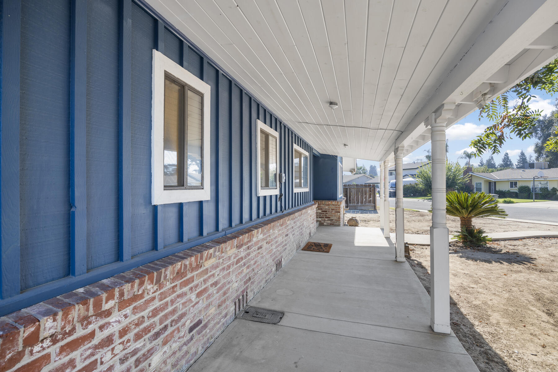 2242 E Howard Ave, Visalia, CA 93292