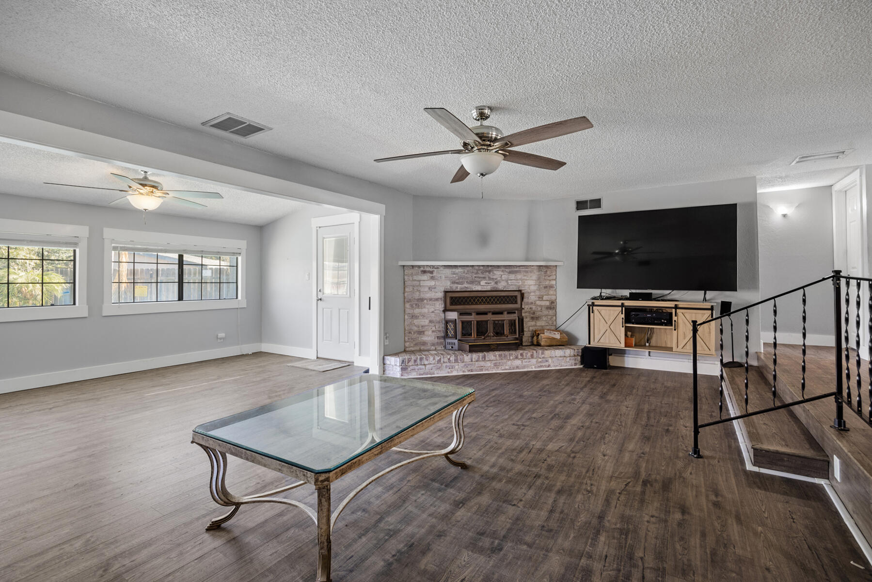 2242 E Howard Ave, Visalia, CA 93292