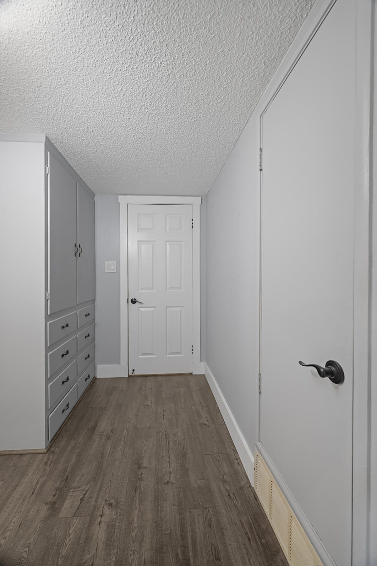 2242 E Howard Ave, Visalia, CA 93292