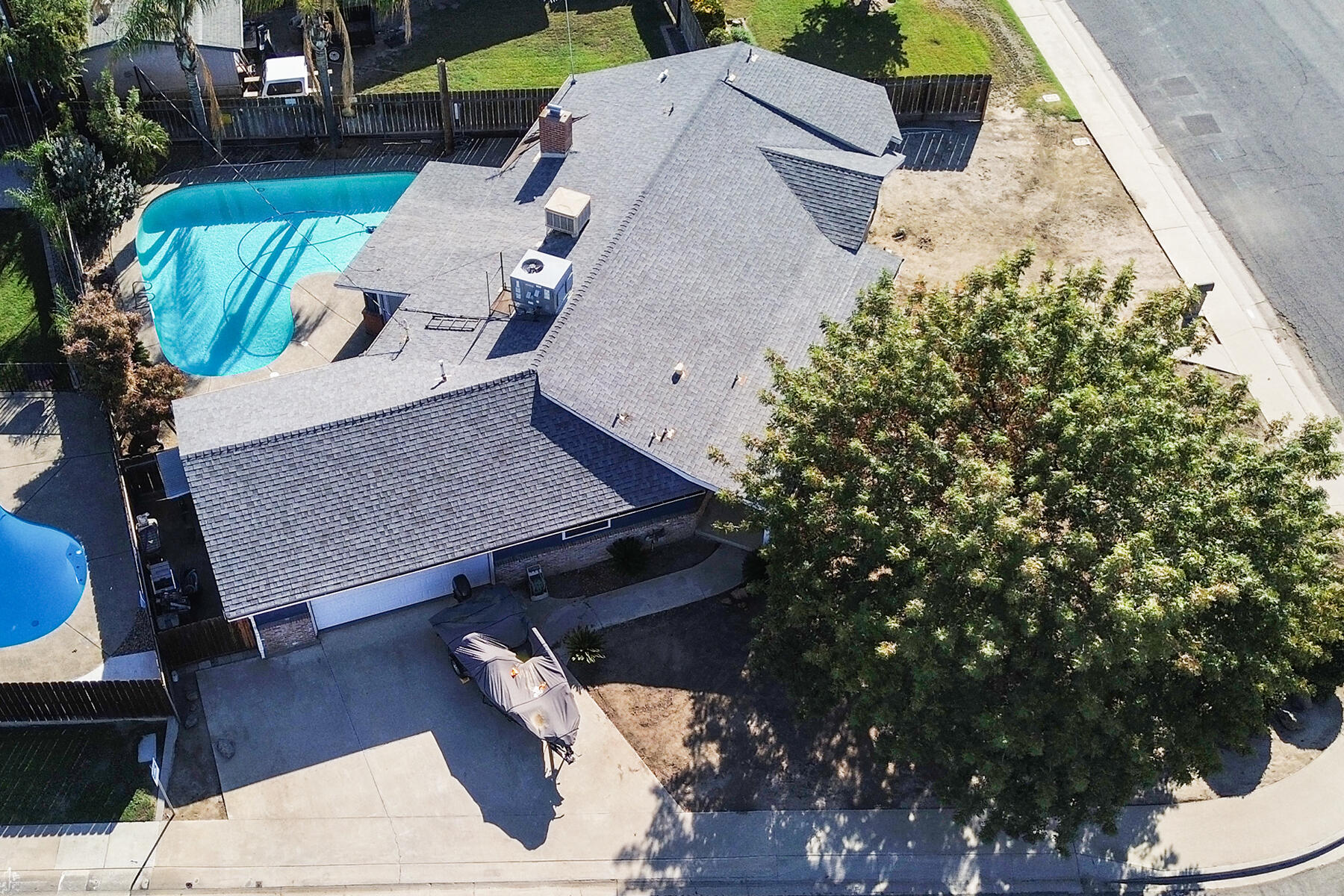 2242 E Howard Ave, Visalia, CA 93292