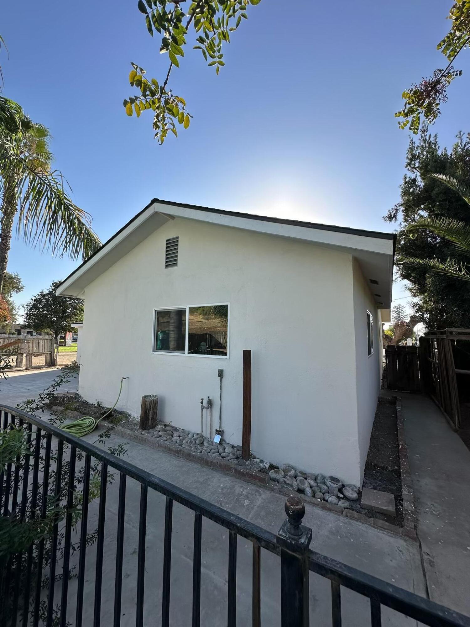 16 S Plano St, Porterville, CA 93257