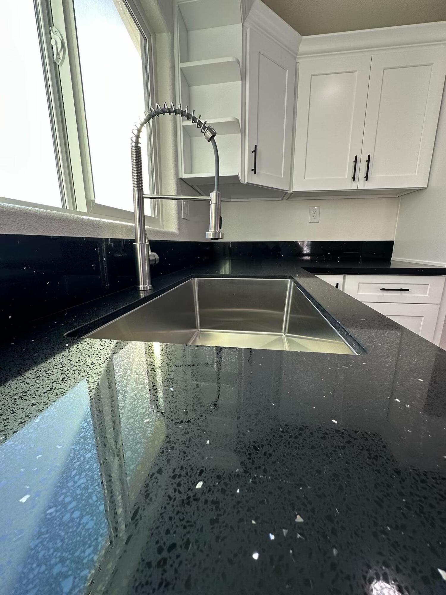 16 S Plano St, Porterville, CA 93257