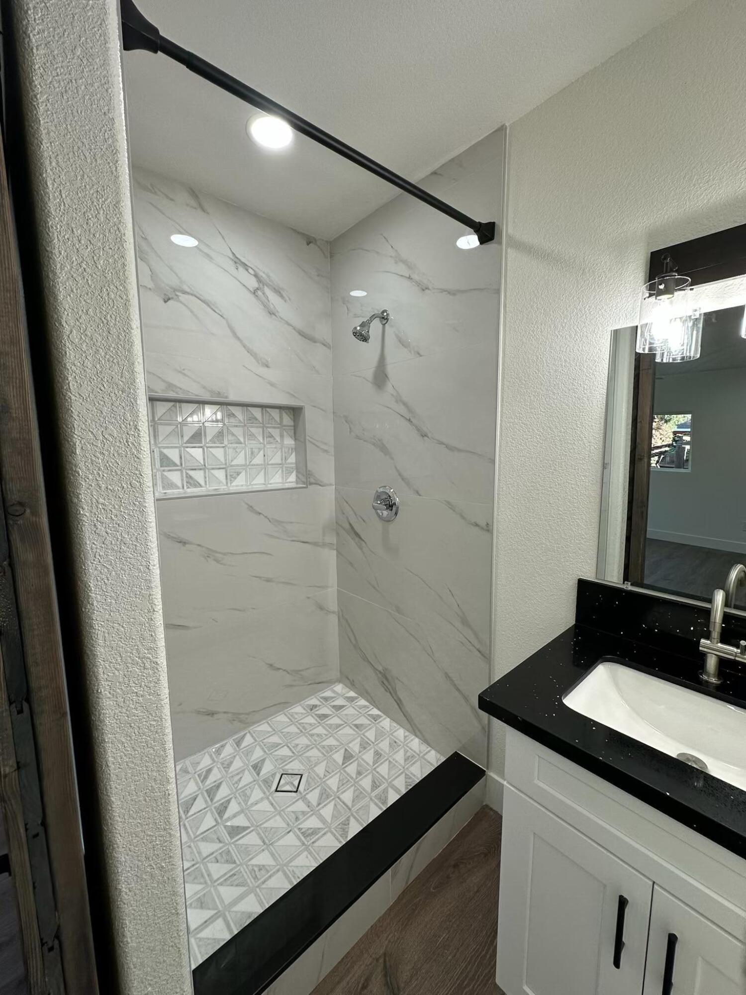 16 S Plano St, Porterville, CA 93257