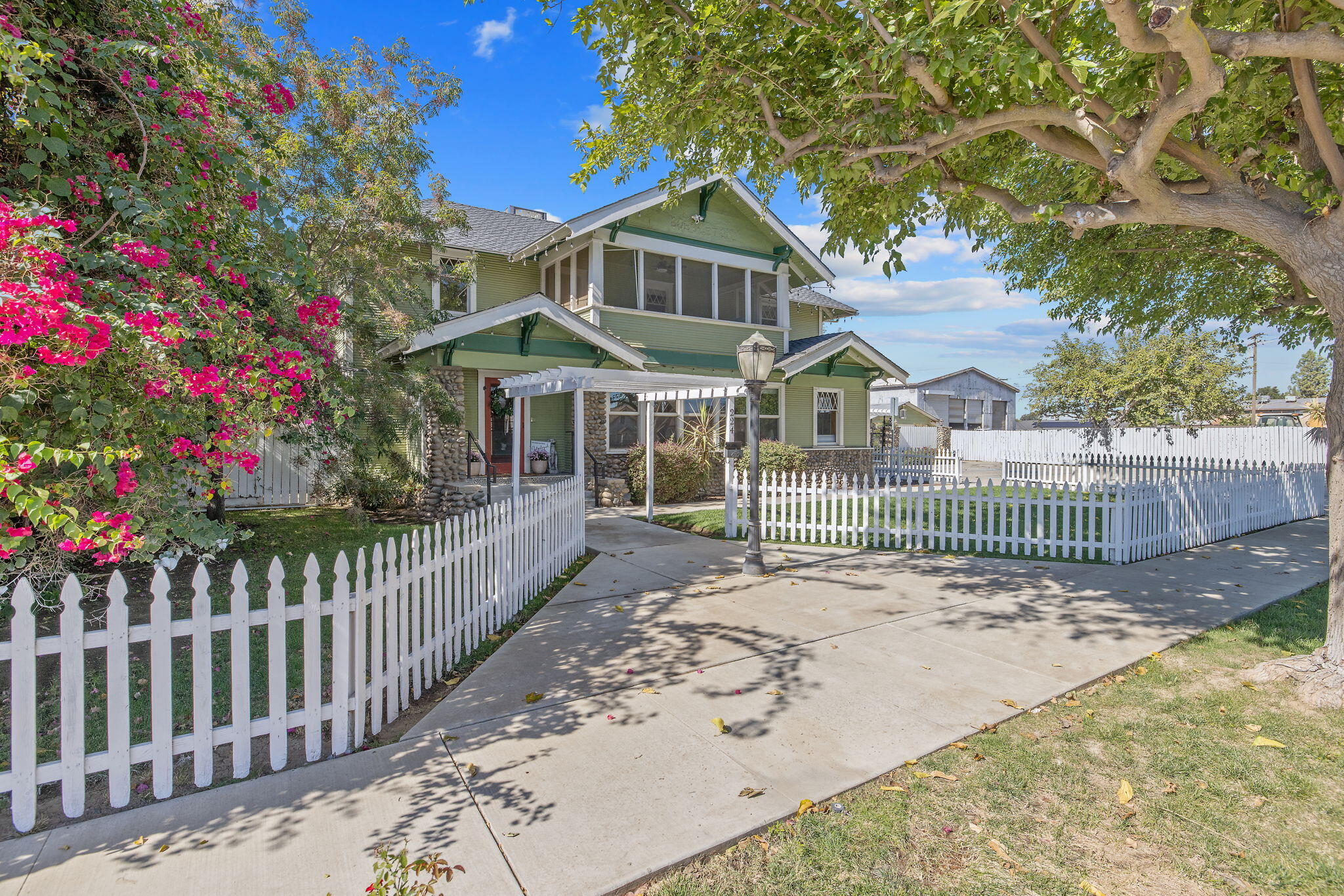 224 N E St, Exeter, CA 93221