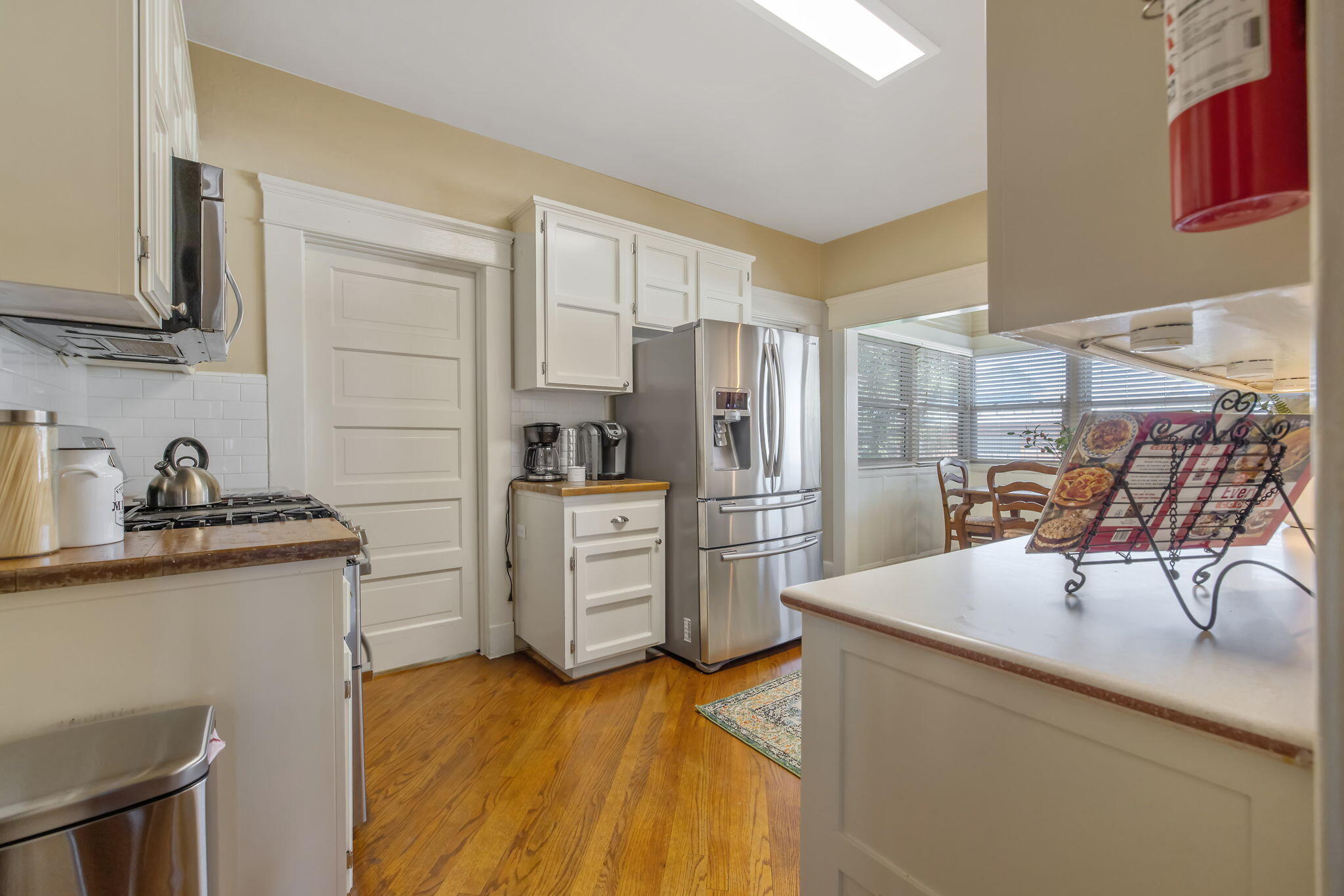 224 N E St, Exeter, CA 93221