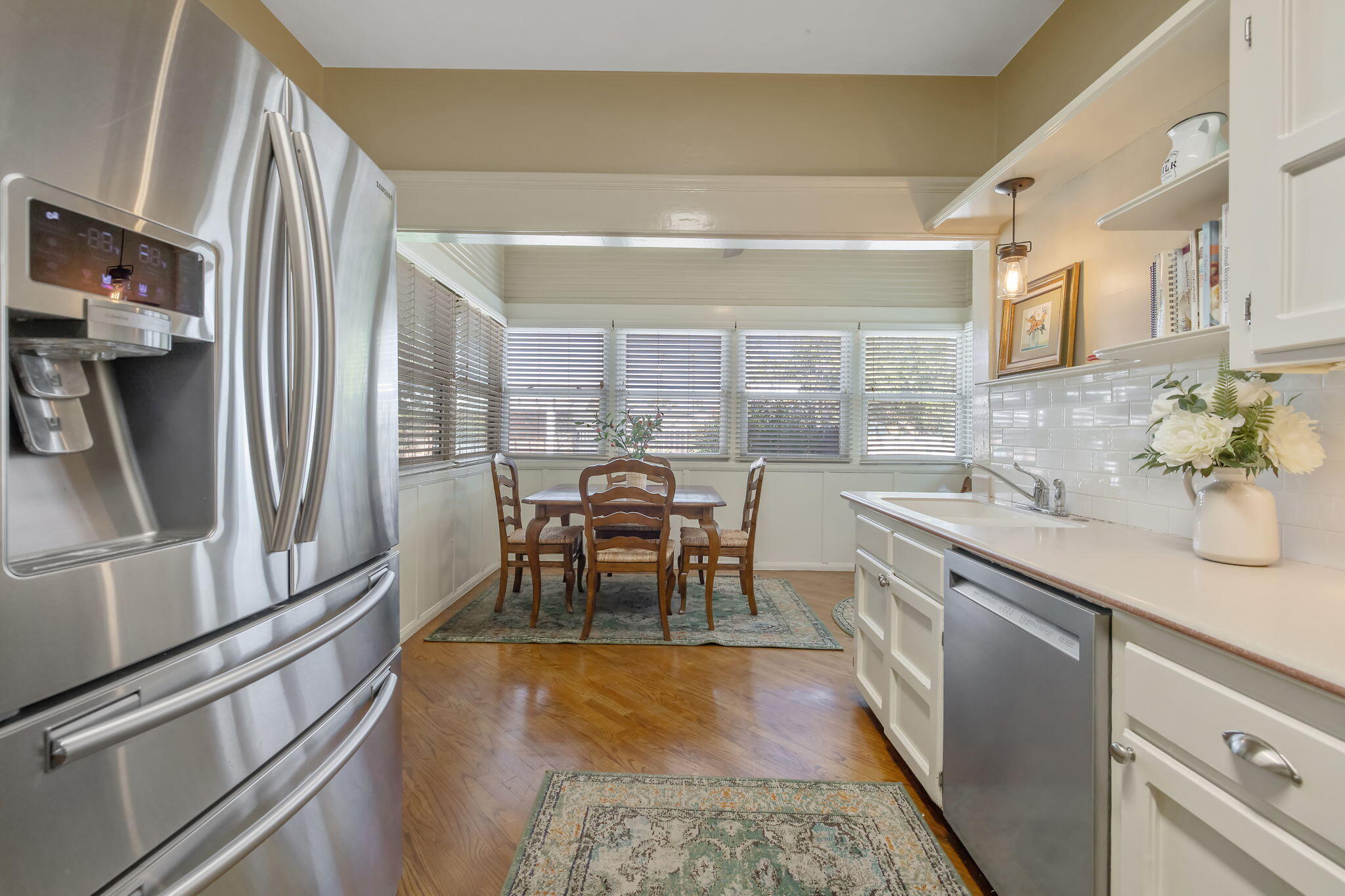 224 N E St, Exeter, CA 93221