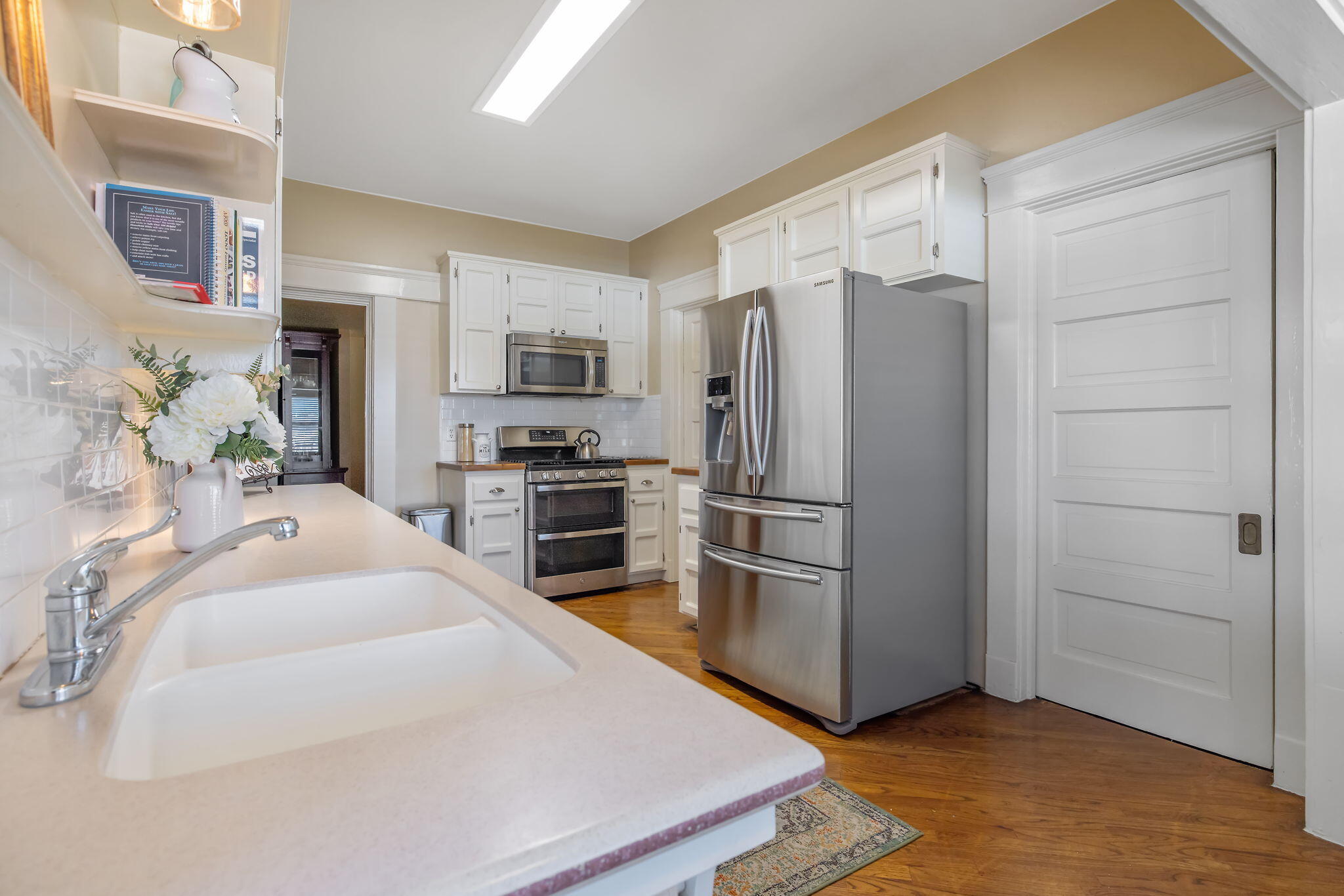 224 N E St, Exeter, CA 93221