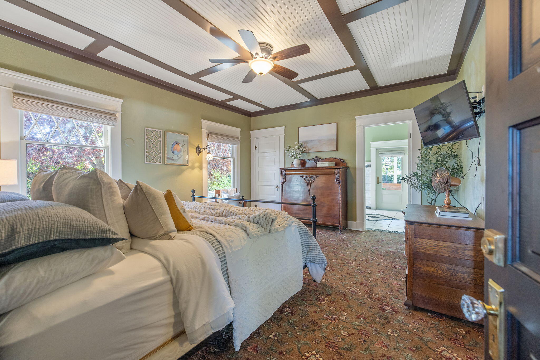 224 N E St, Exeter, CA 93221