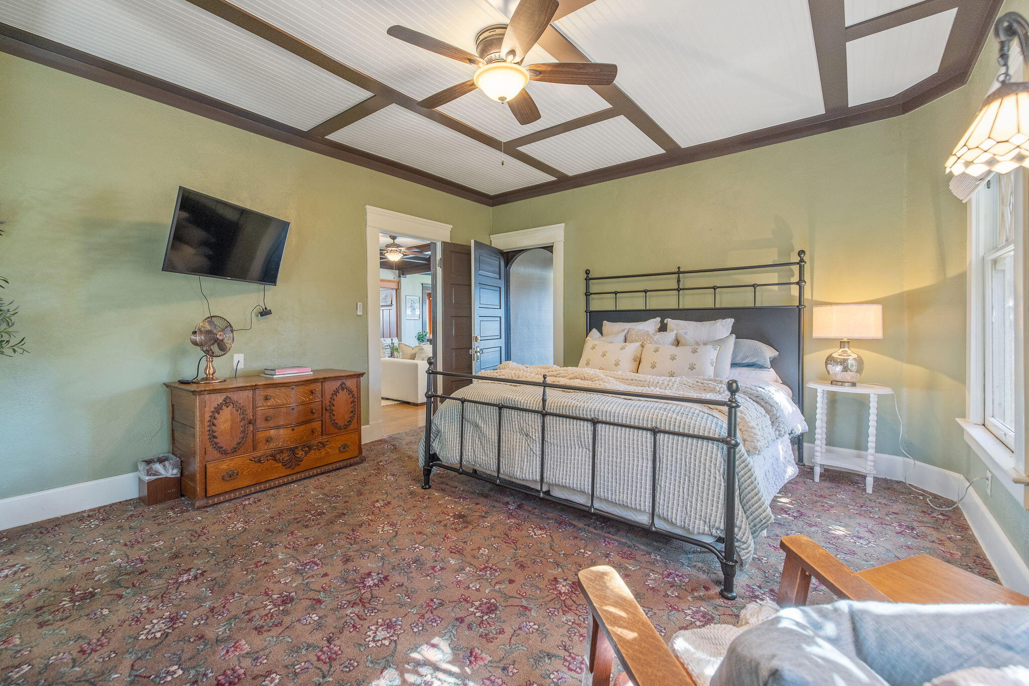 224 N E St, Exeter, CA 93221