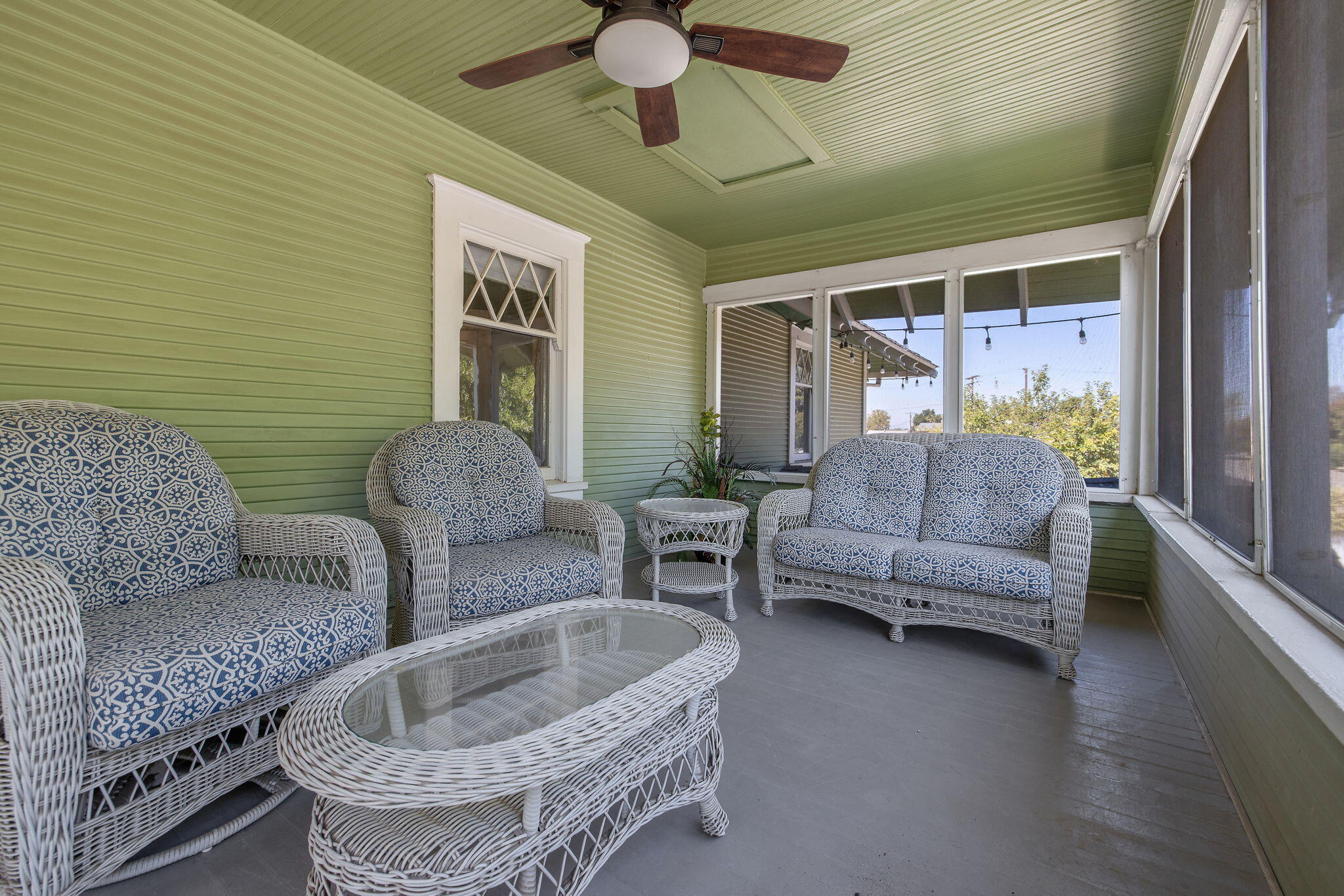 224 N E St, Exeter, CA 93221