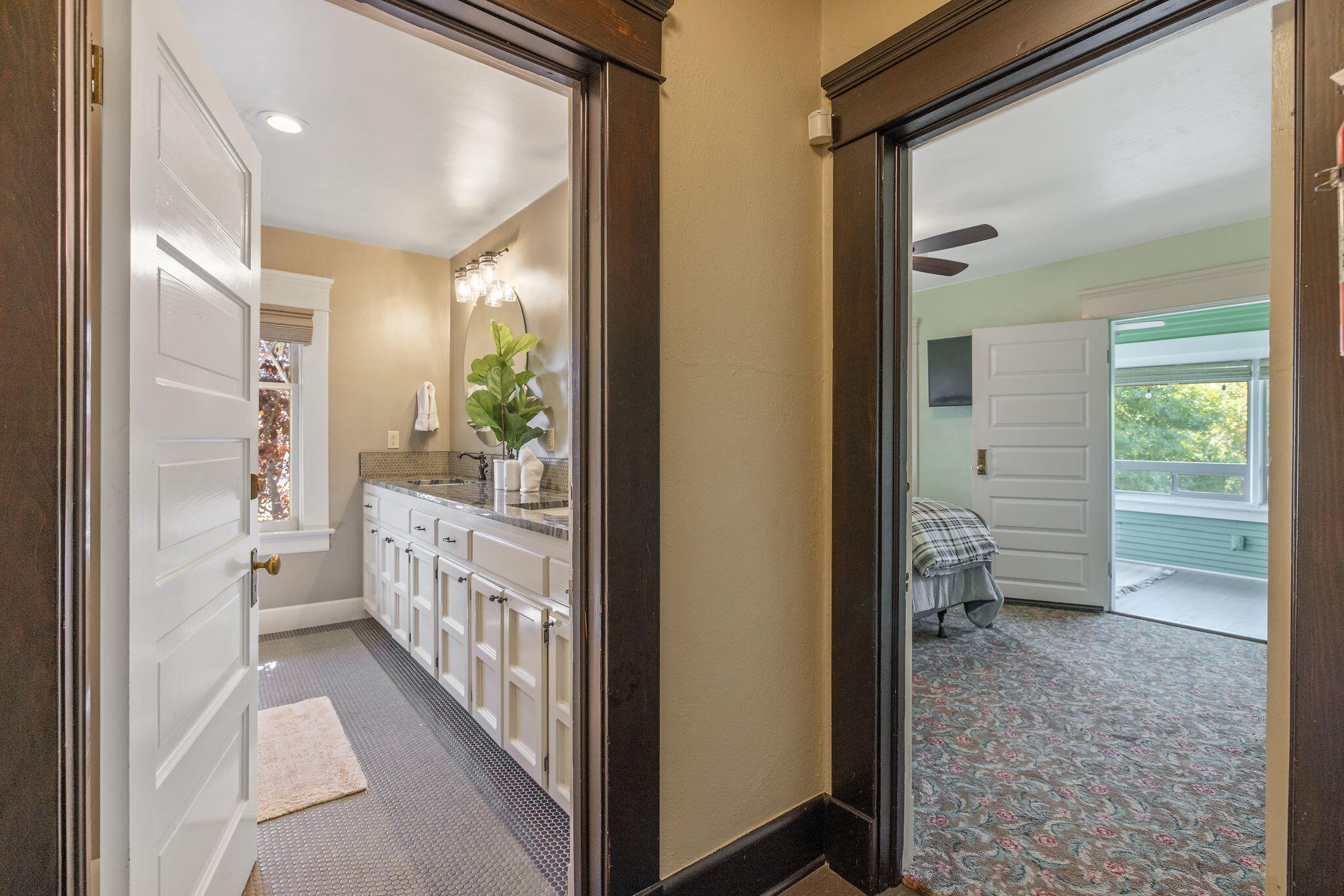 224 N E St, Exeter, CA 93221