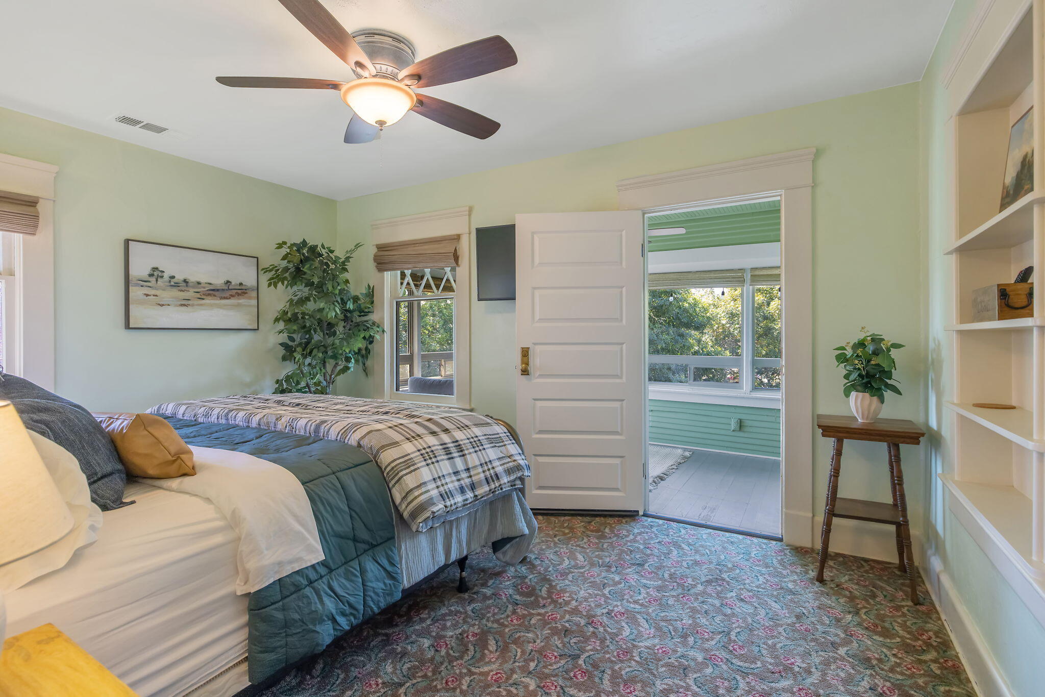 224 N E St, Exeter, CA 93221