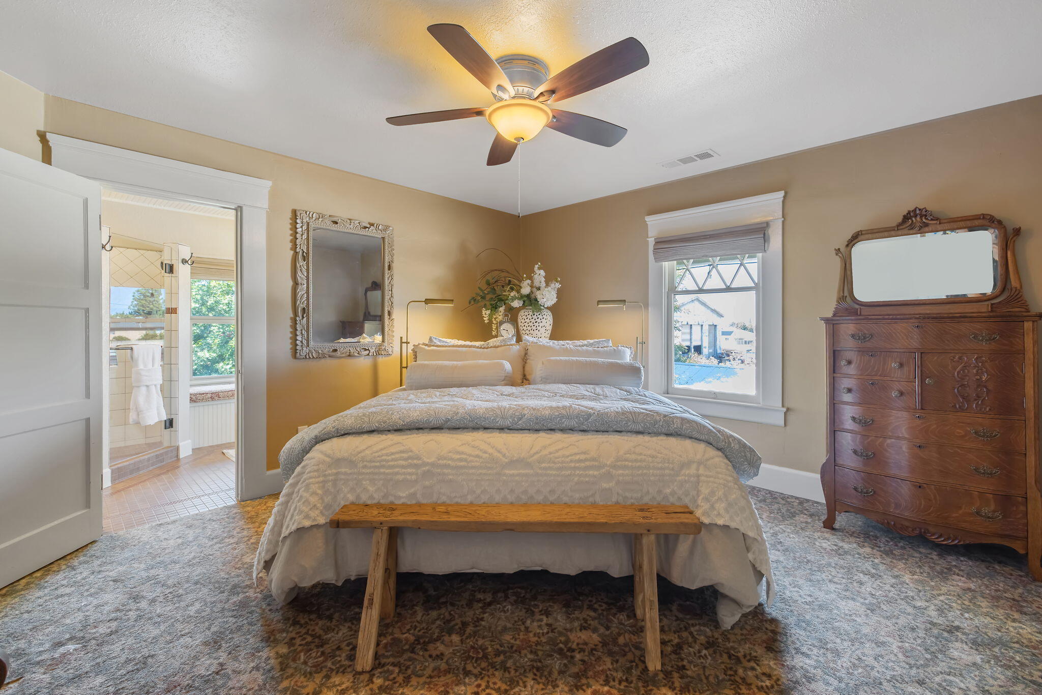 224 N E St, Exeter, CA 93221