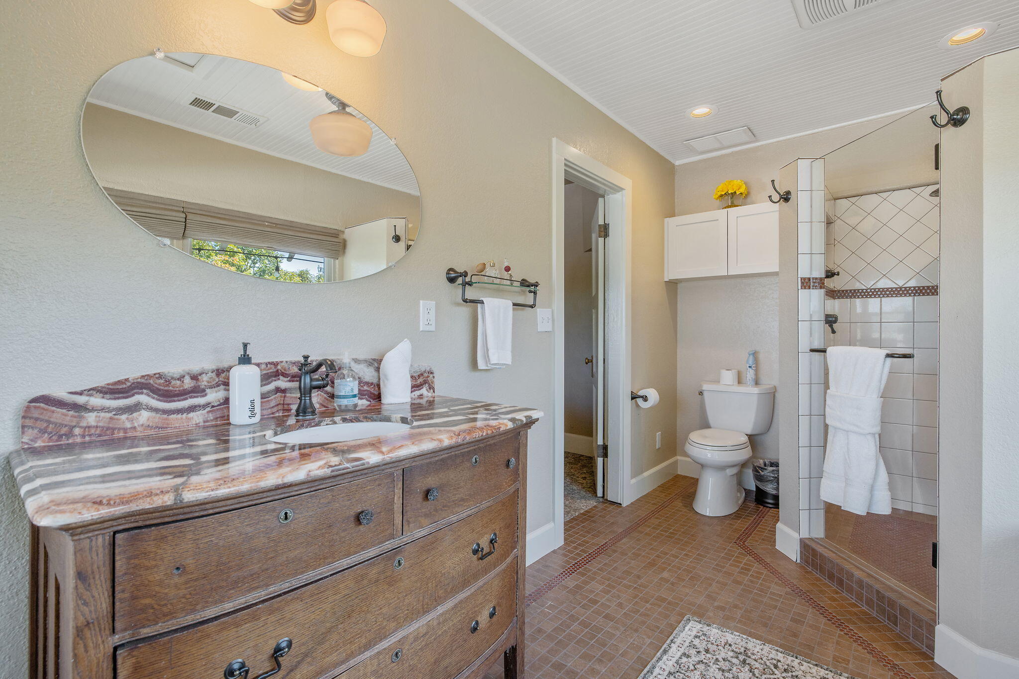 224 N E St, Exeter, CA 93221