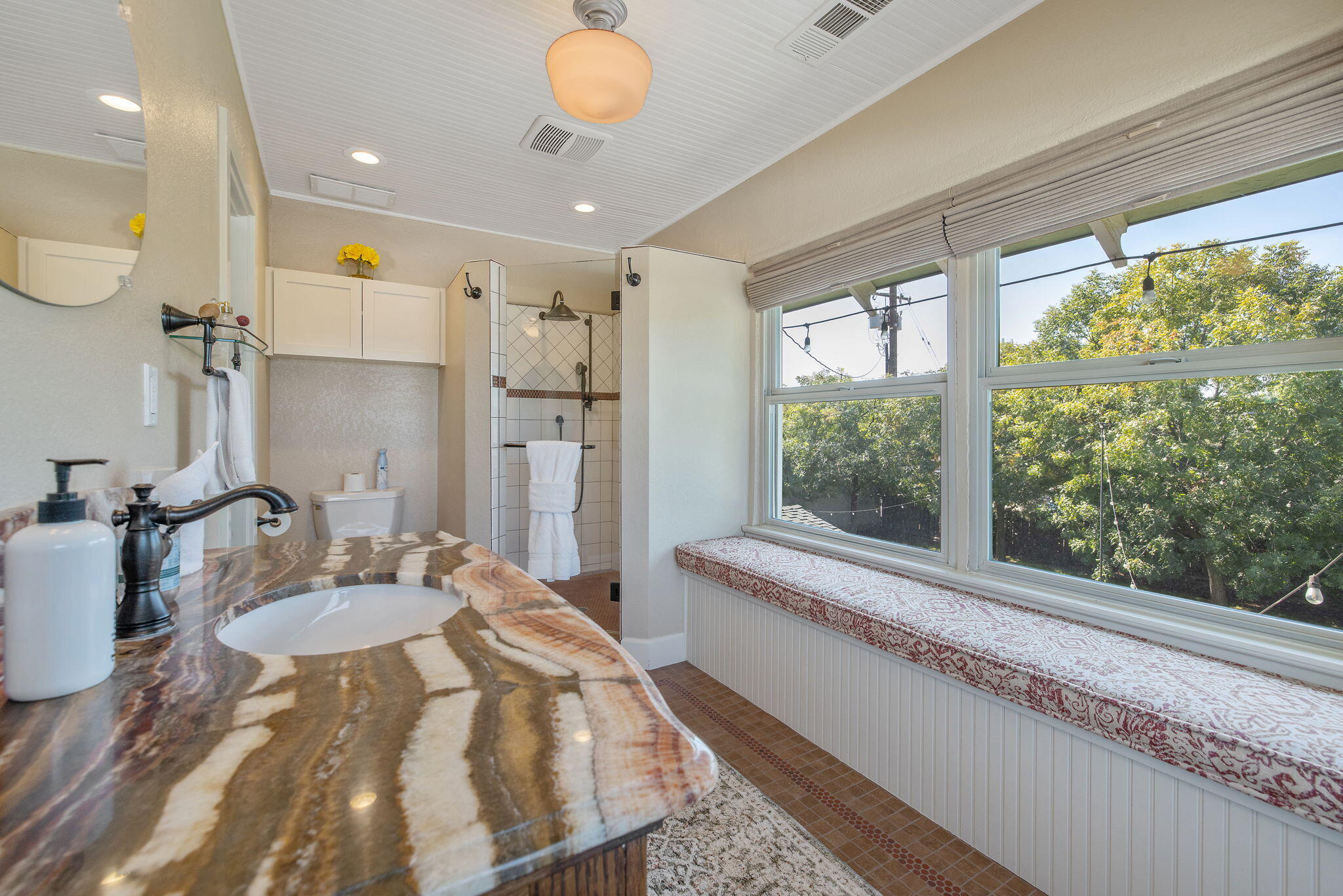 224 N E St, Exeter, CA 93221