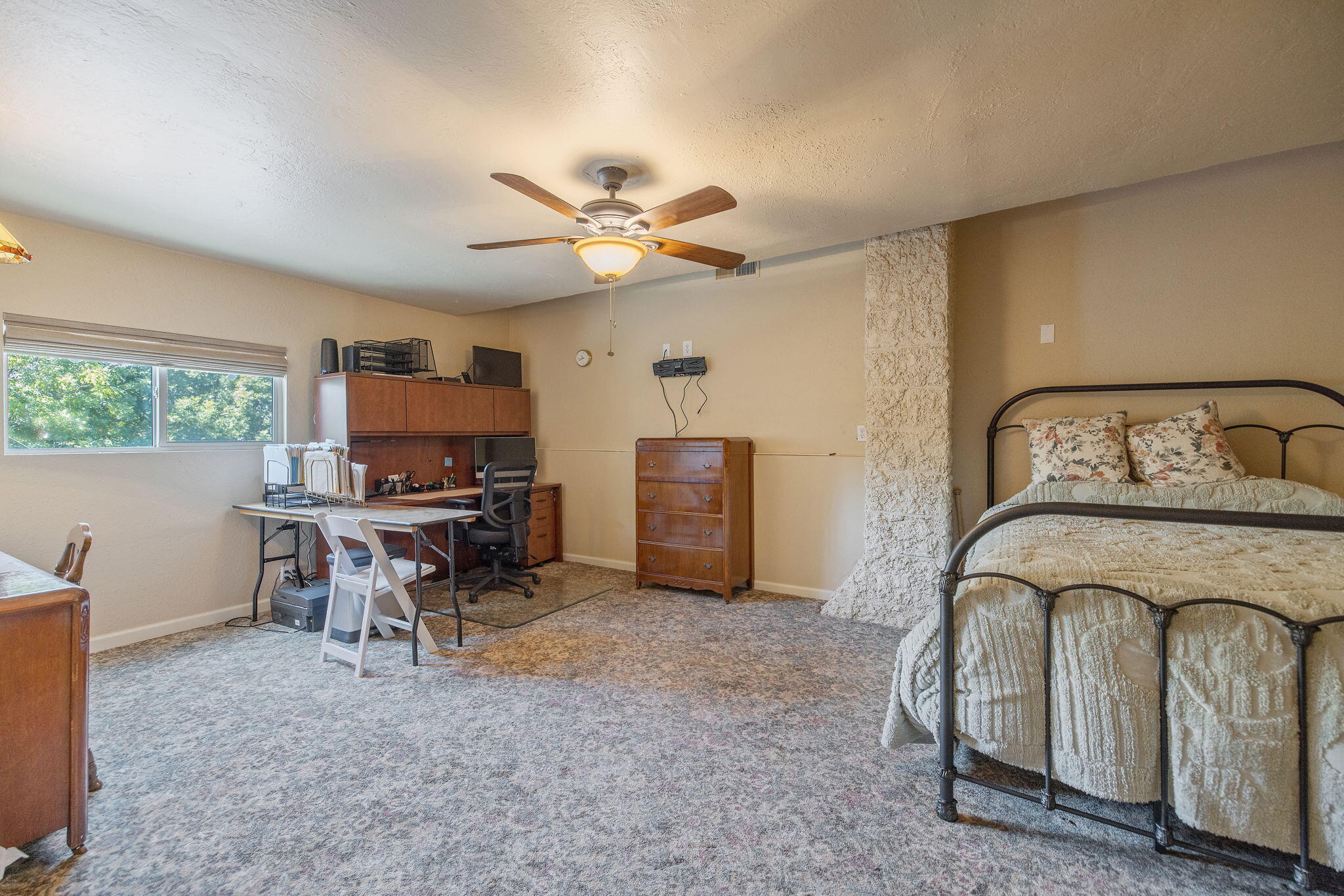 224 N E St, Exeter, CA 93221