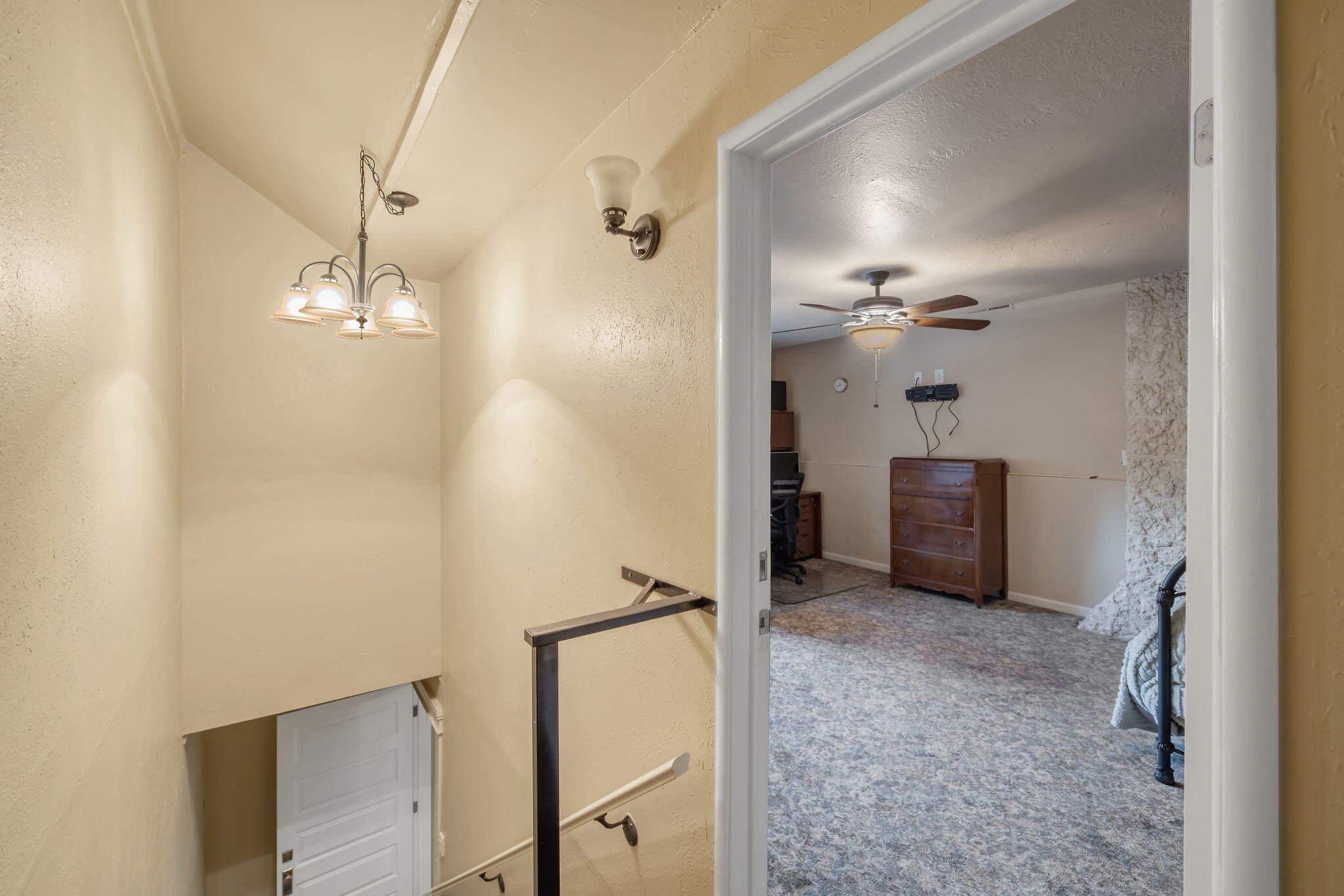 224 N E St, Exeter, CA 93221