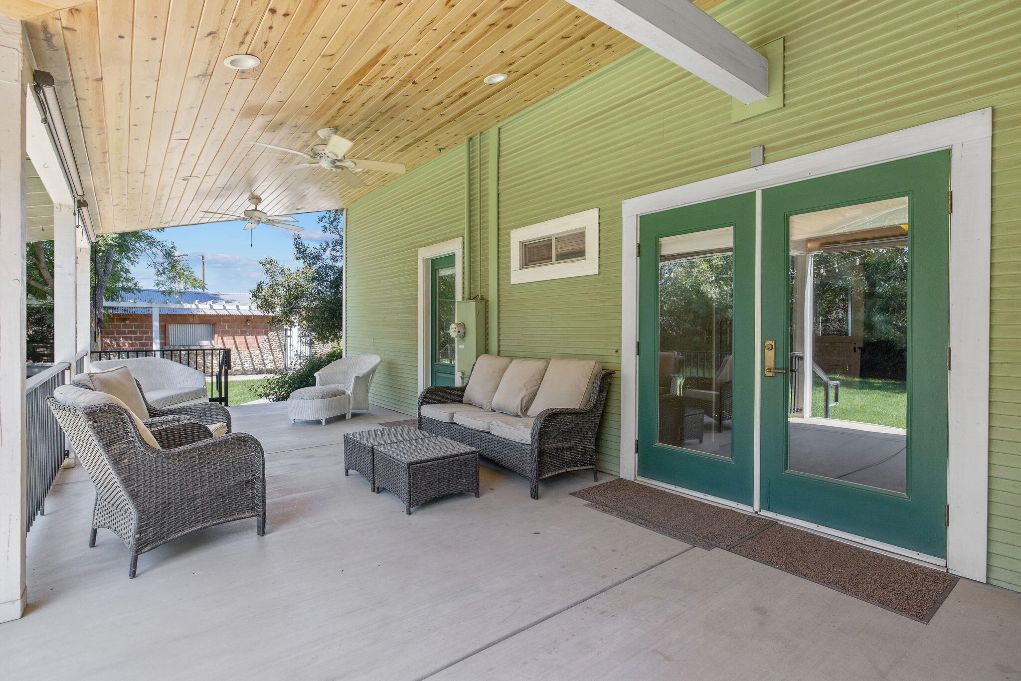 224 N E St, Exeter, CA 93221