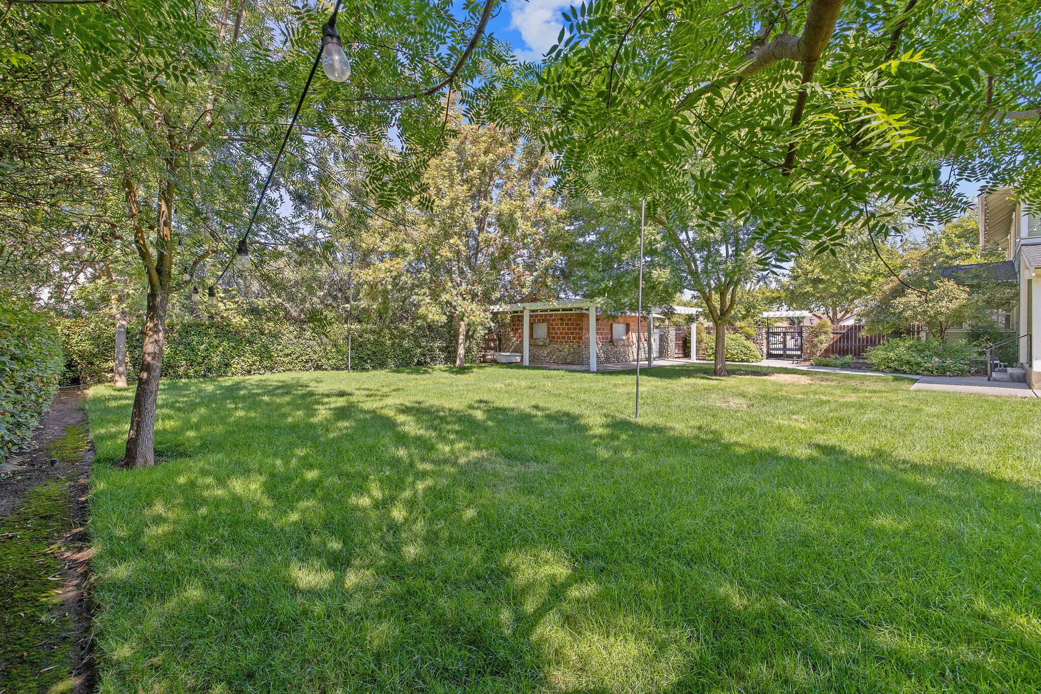 224 N E St, Exeter, CA 93221