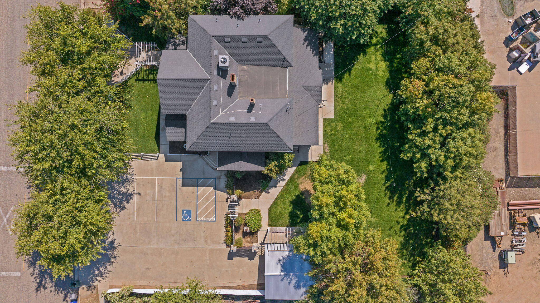 224 N E St, Exeter, CA 93221