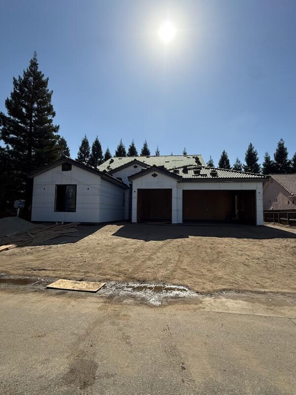 1047 E Arlen Ave, Visalia, CA 93292