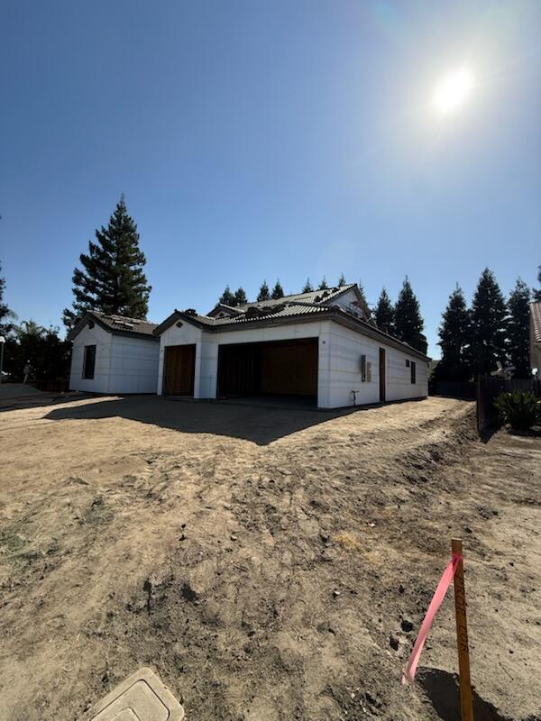 1047 E Arlen Ave, Visalia, CA 93292