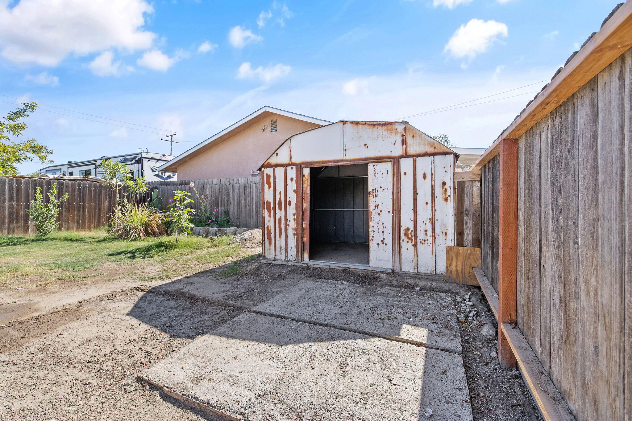 13919 Highway Ave, Armona, CA 93202